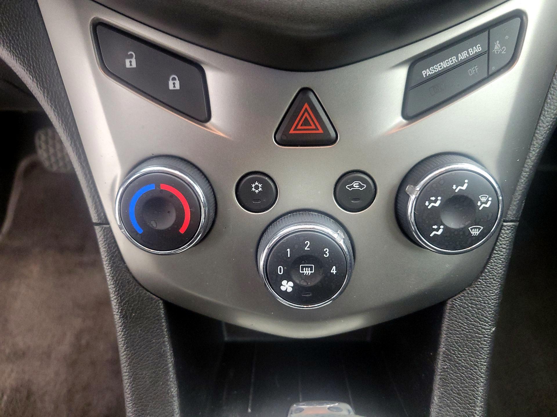 Thumbnail: 2015 Chevrolet Sonic - 15
