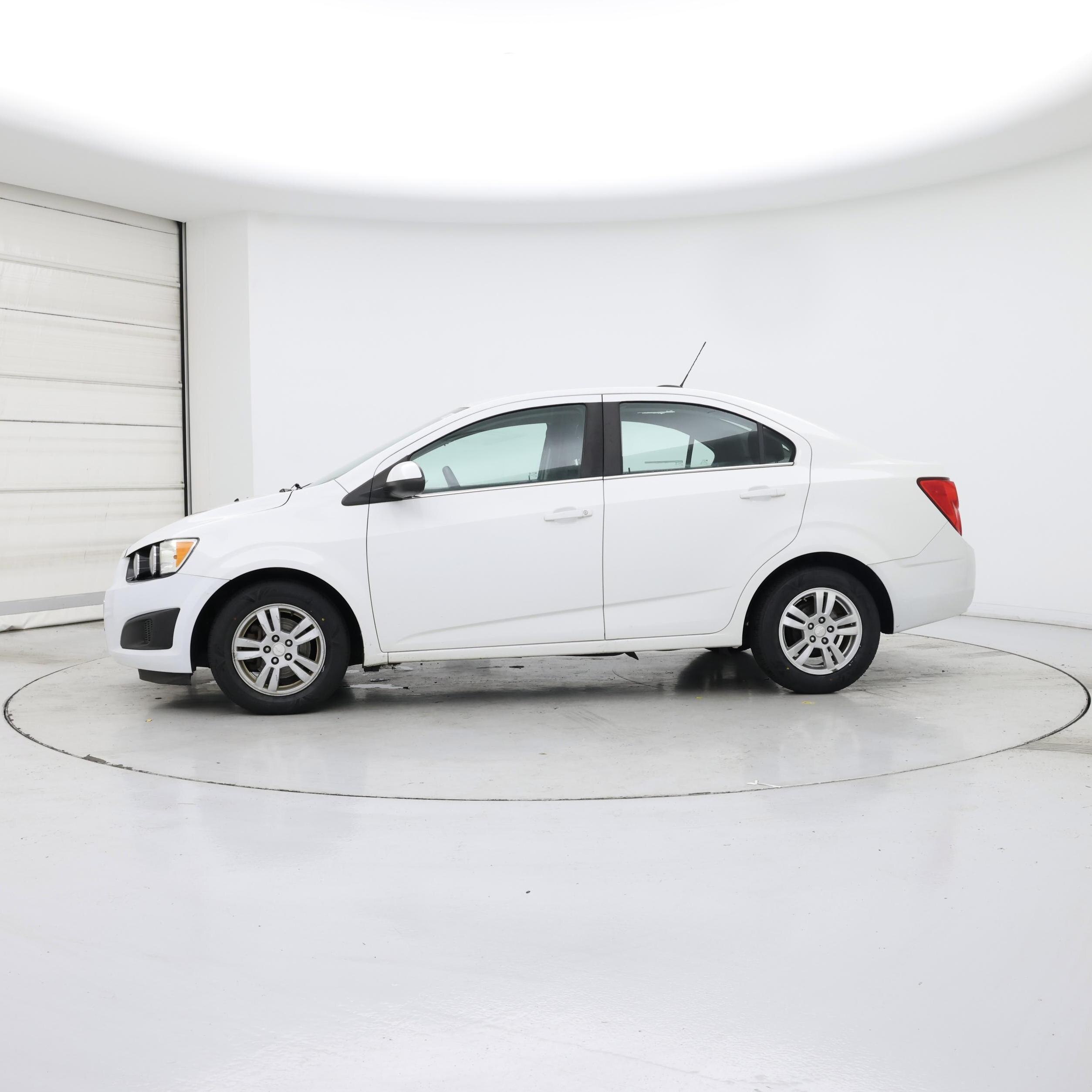 Thumbnail: 2015 Chevrolet Sonic - 3