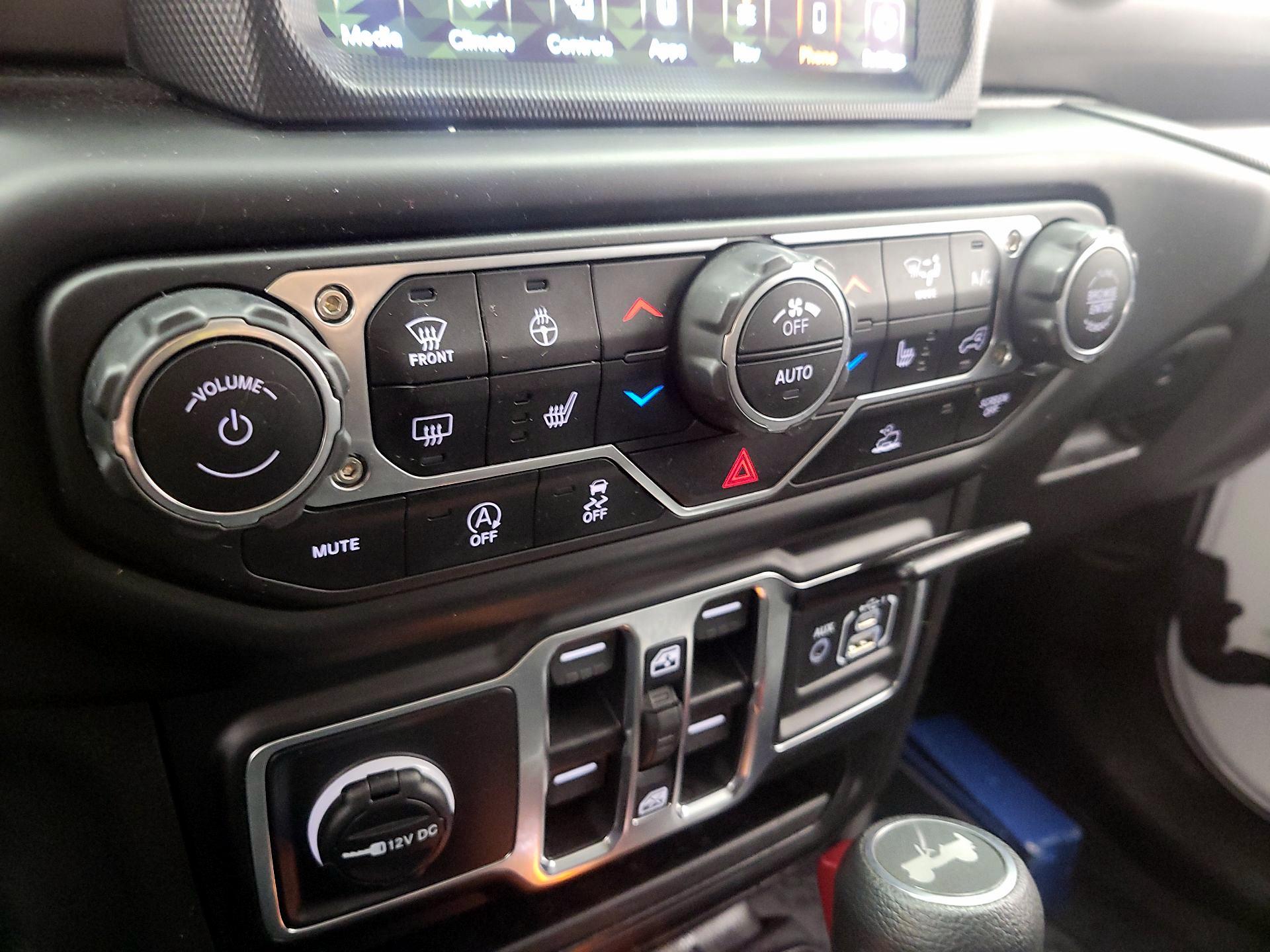 Thumbnail: 2023 Jeep Wrangler - 17