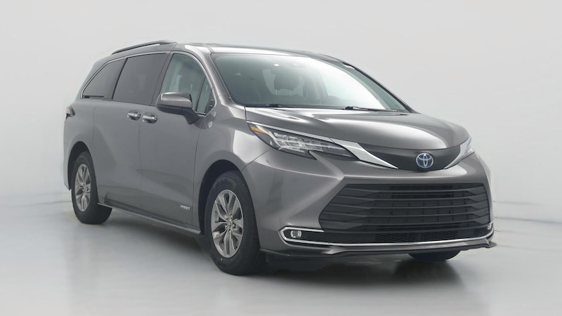 2021 Toyota Sienna XLE Hero Image