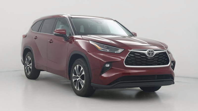 2022 Toyota Highlander XLE Hero Image