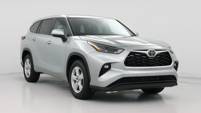 2024 Toyota Highlander LE Hero Image