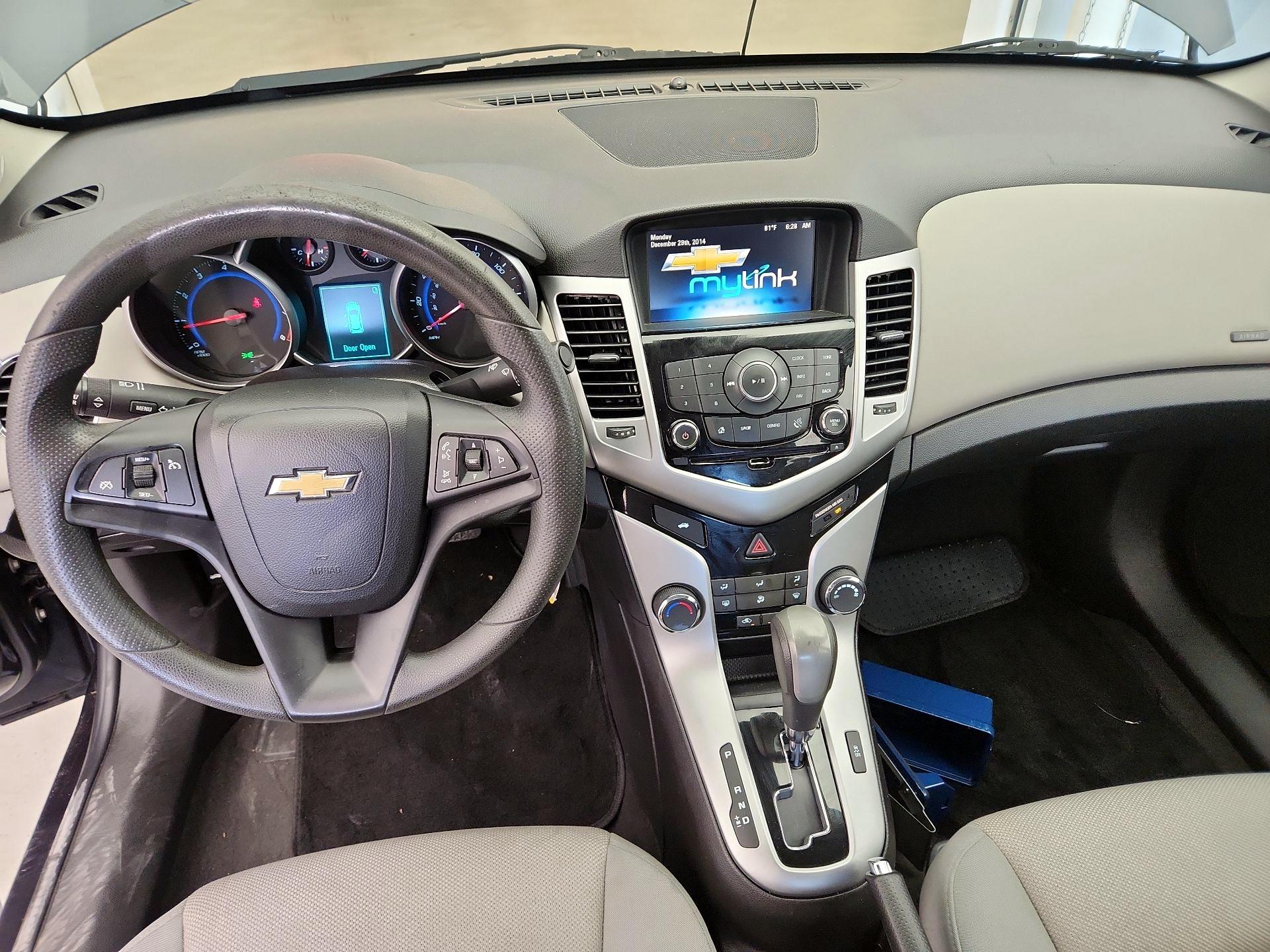 Thumbnail: 2016 Chevrolet Cruze - 9