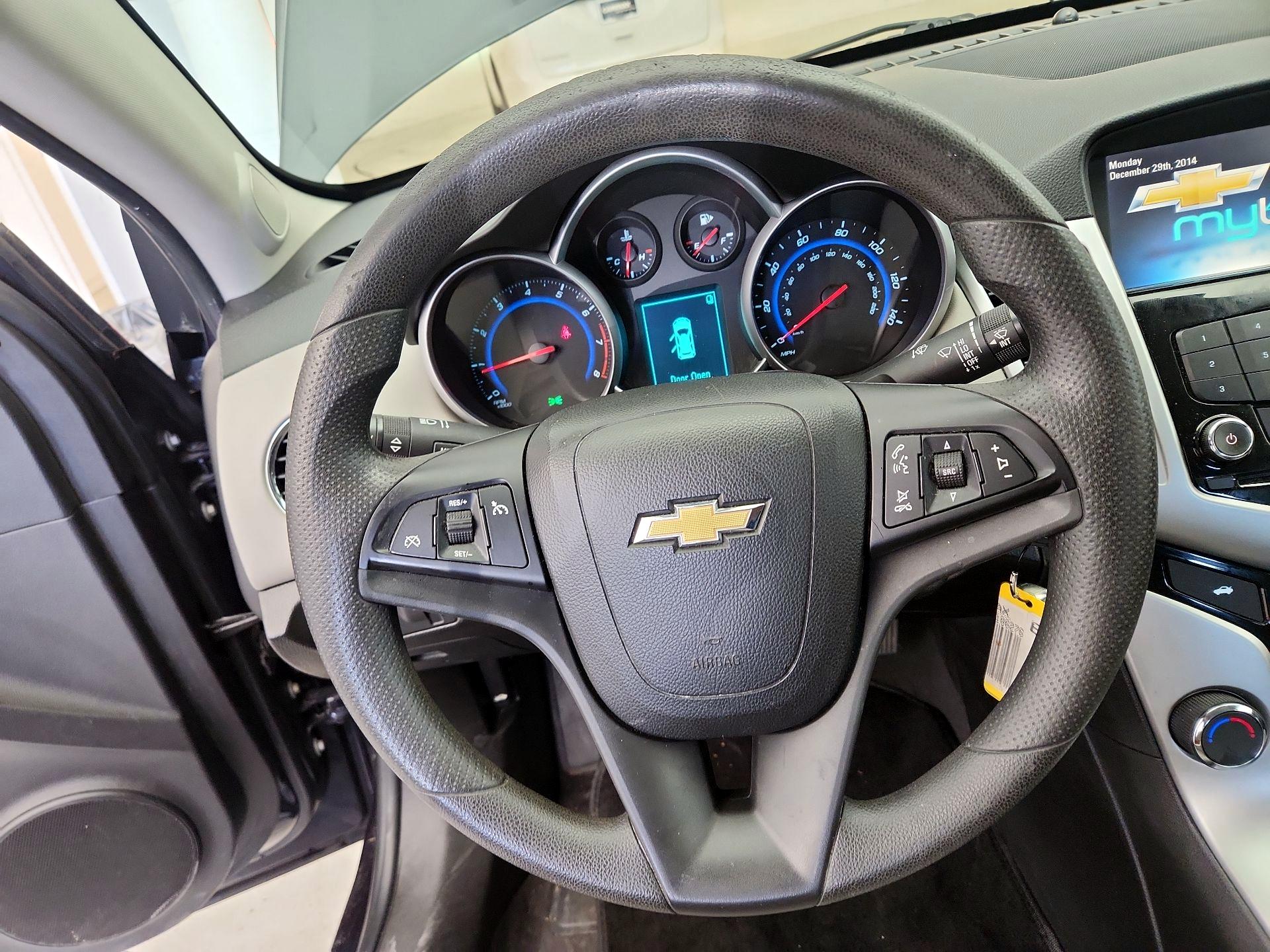 Thumbnail: 2016 Chevrolet Cruze - 10