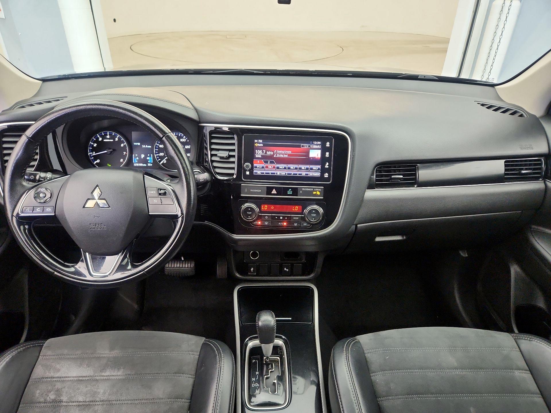 Thumbnail: 2019 Mitsubishi Outlander - 9
