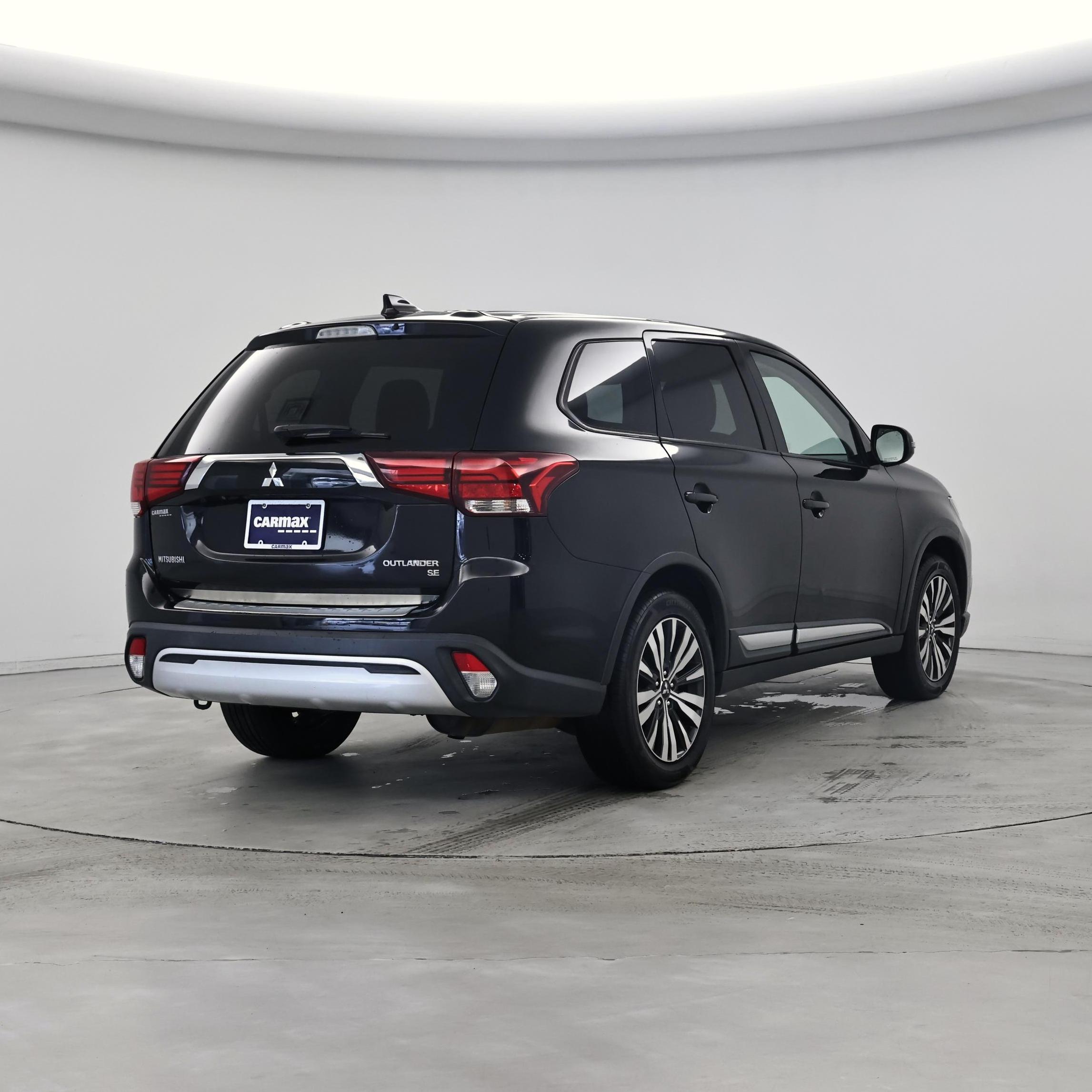 Thumbnail: 2019 Mitsubishi Outlander - 8