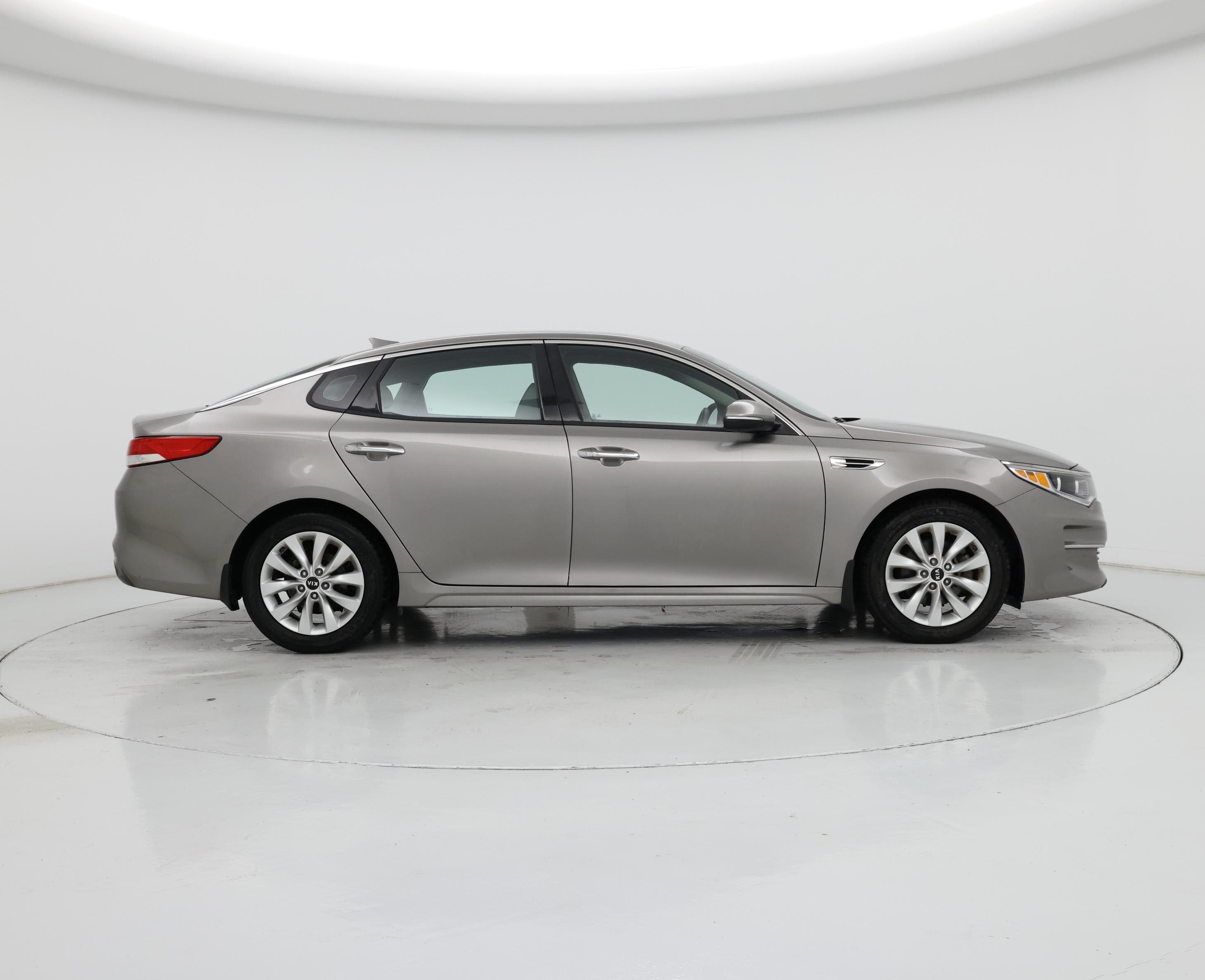 Thumbnail: 2016 Kia Optima - 7