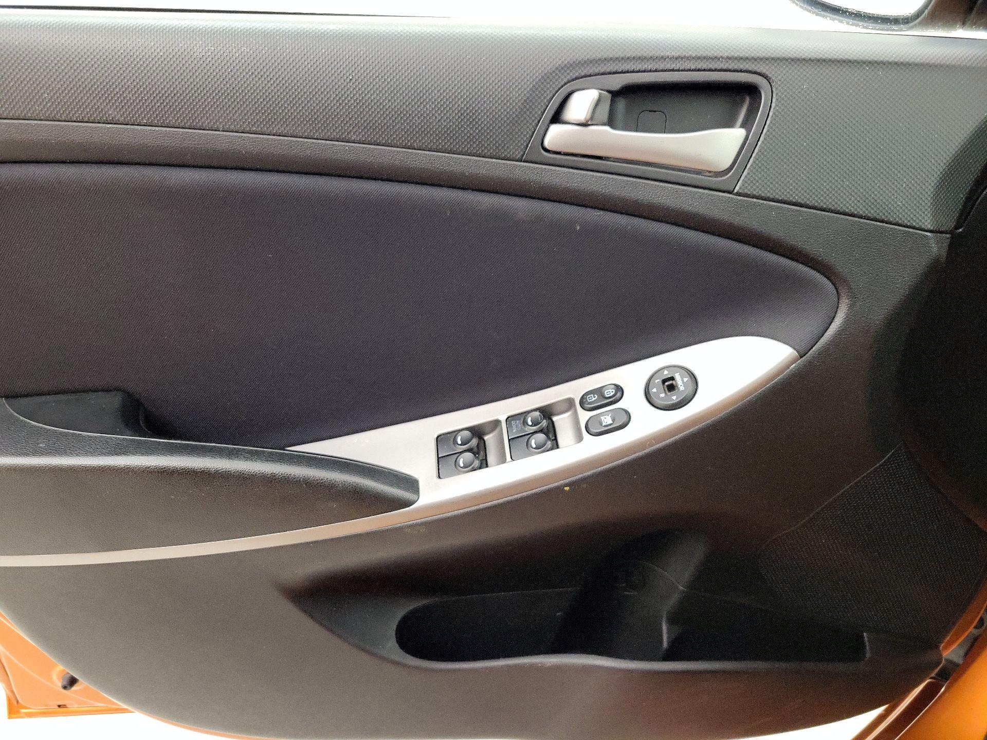 Thumbnail: 2016 Hyundai Accent - 12
