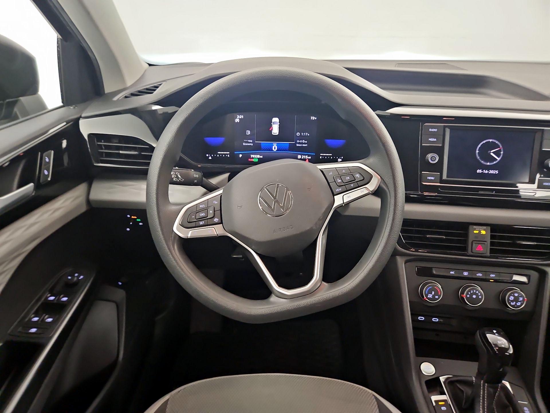Thumbnail: 2022 Volkswagen Taos - 10