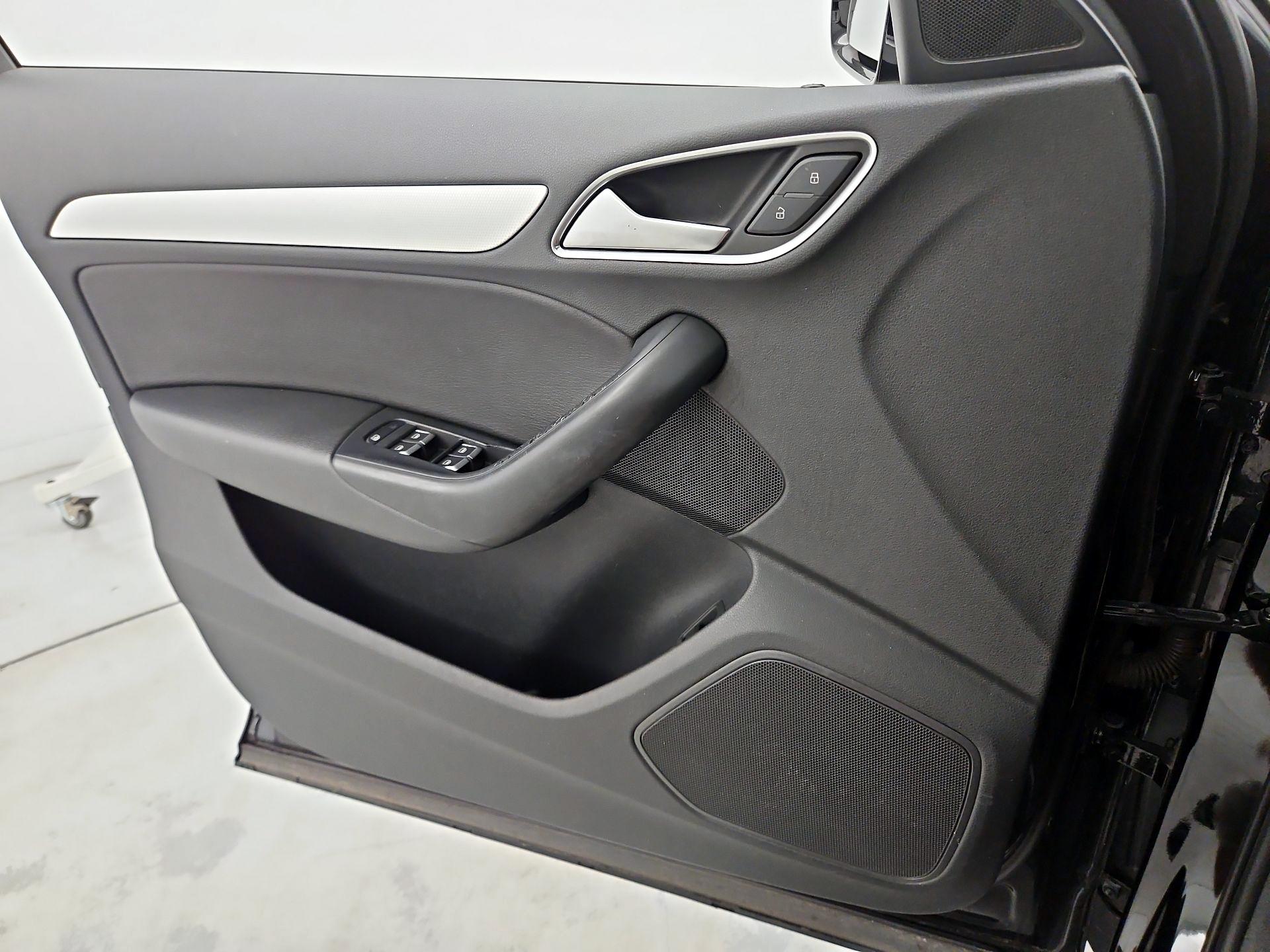 Thumbnail: 2016 Audi Q3 - 12