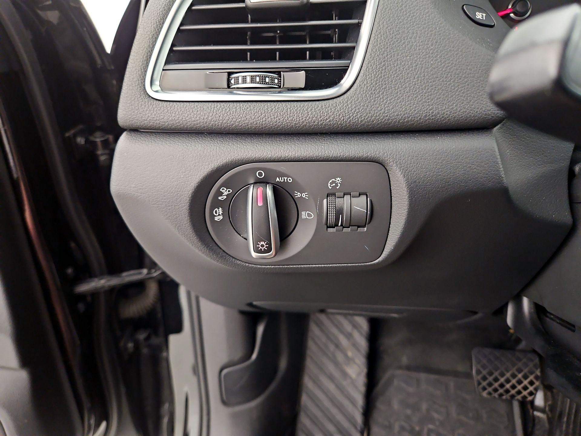 Thumbnail: 2016 Audi Q3 - 13