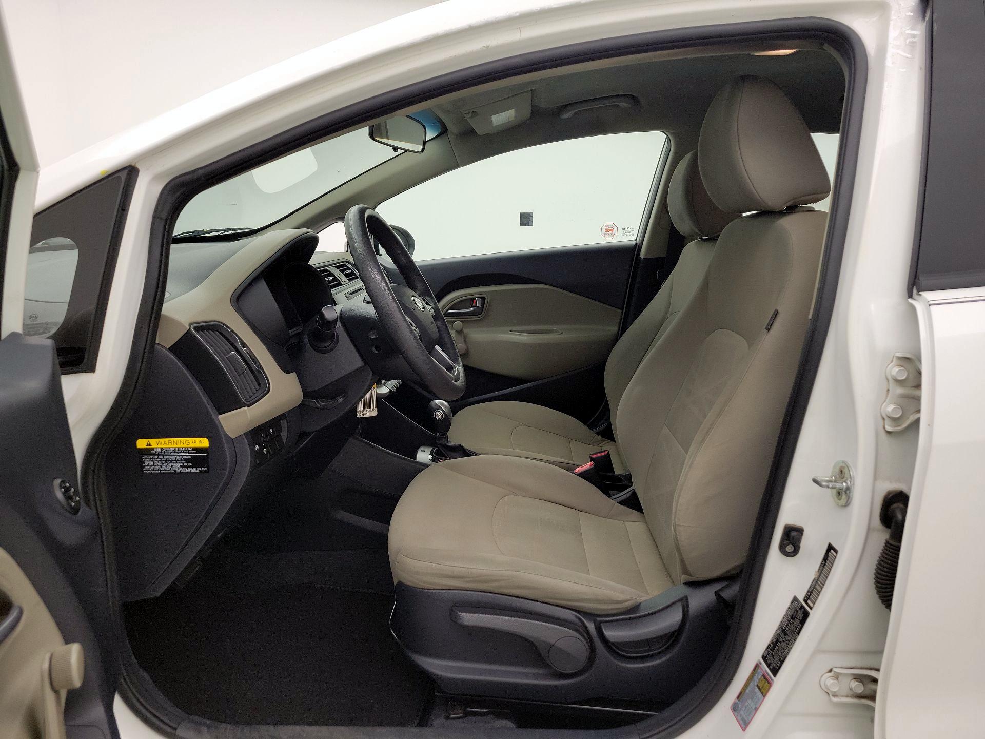 Thumbnail: 2016 Kia Rio - 11