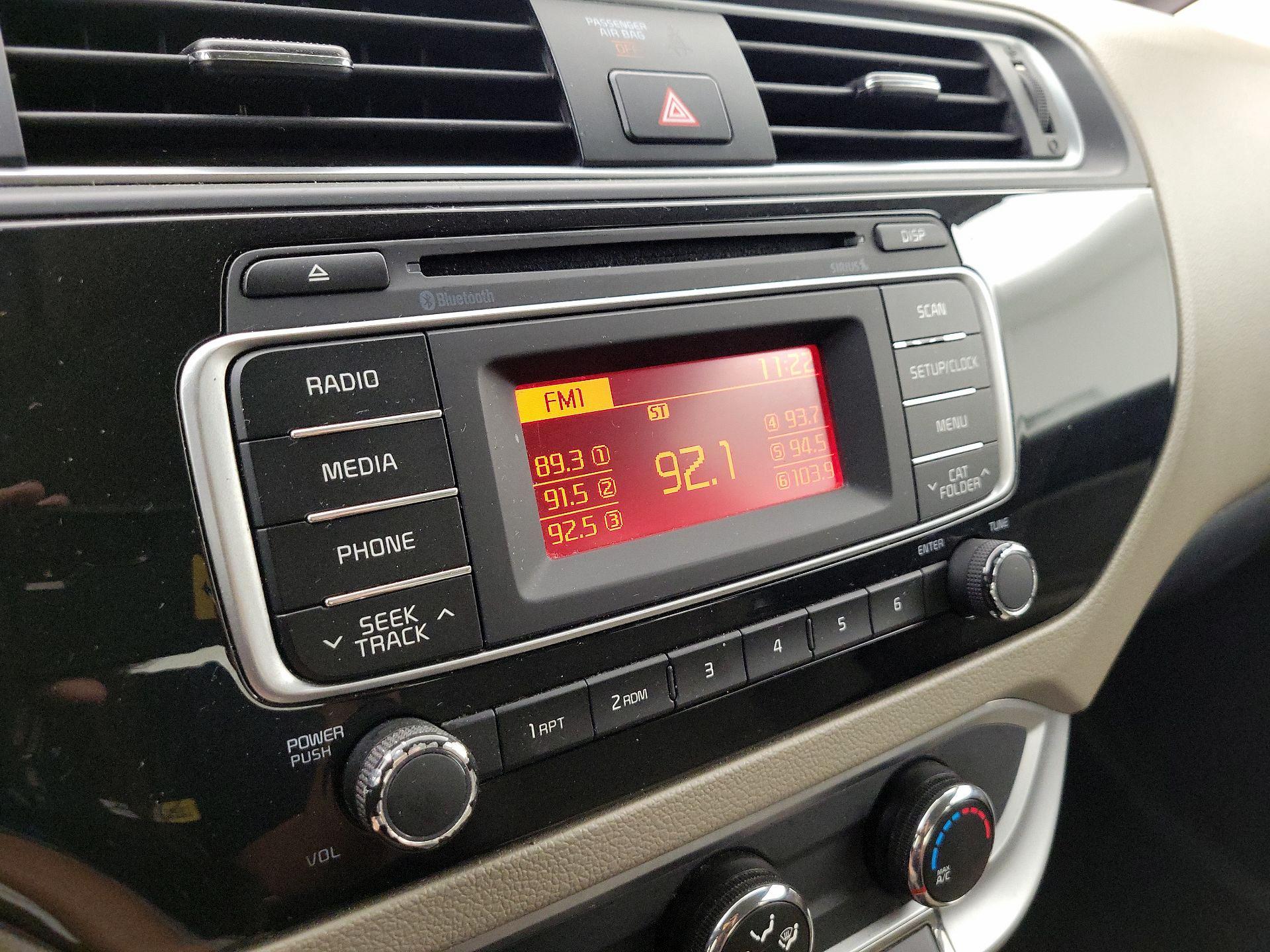 Thumbnail: 2016 Kia Rio - 14
