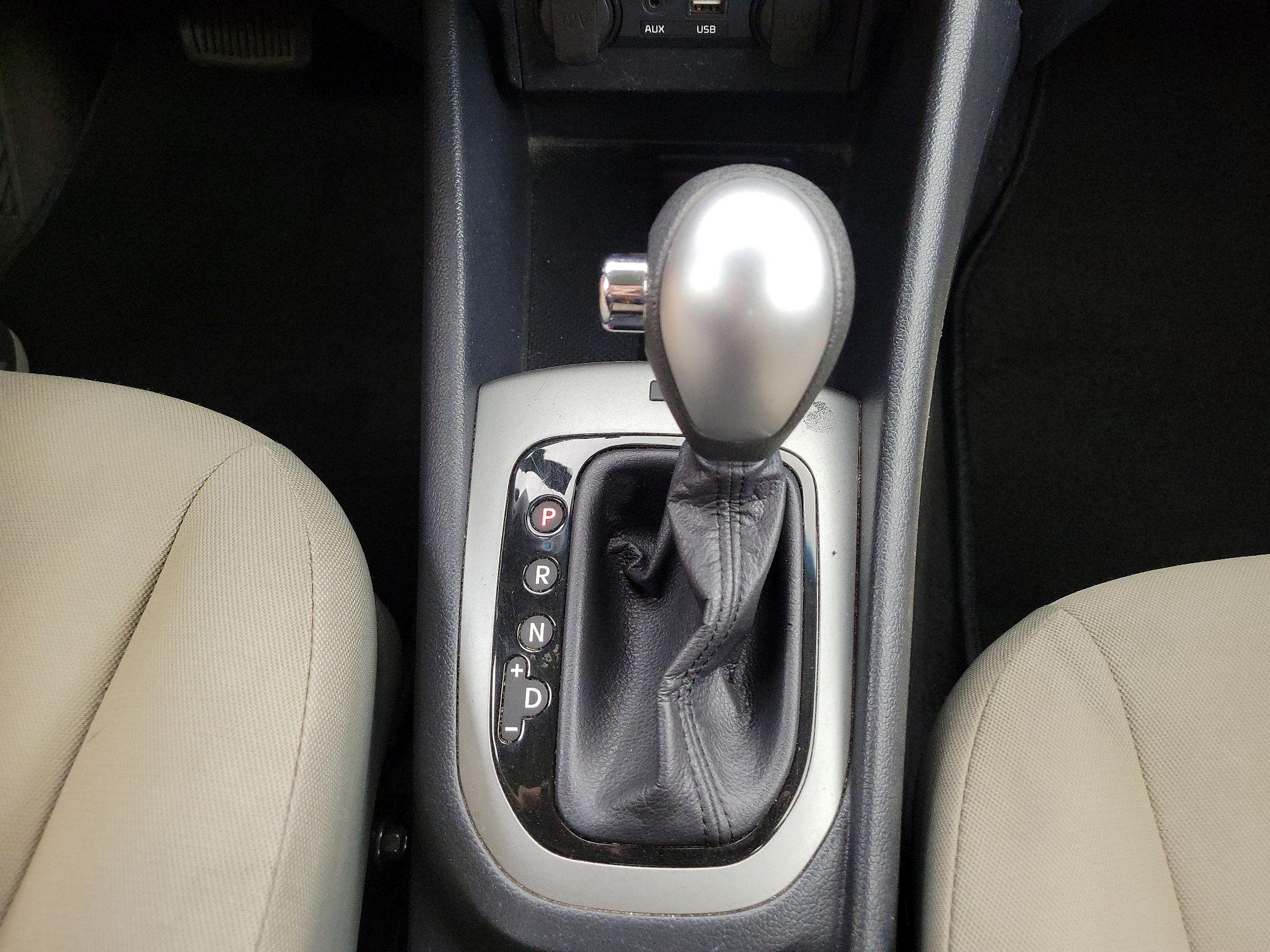 Thumbnail: 2016 Kia Rio - 16
