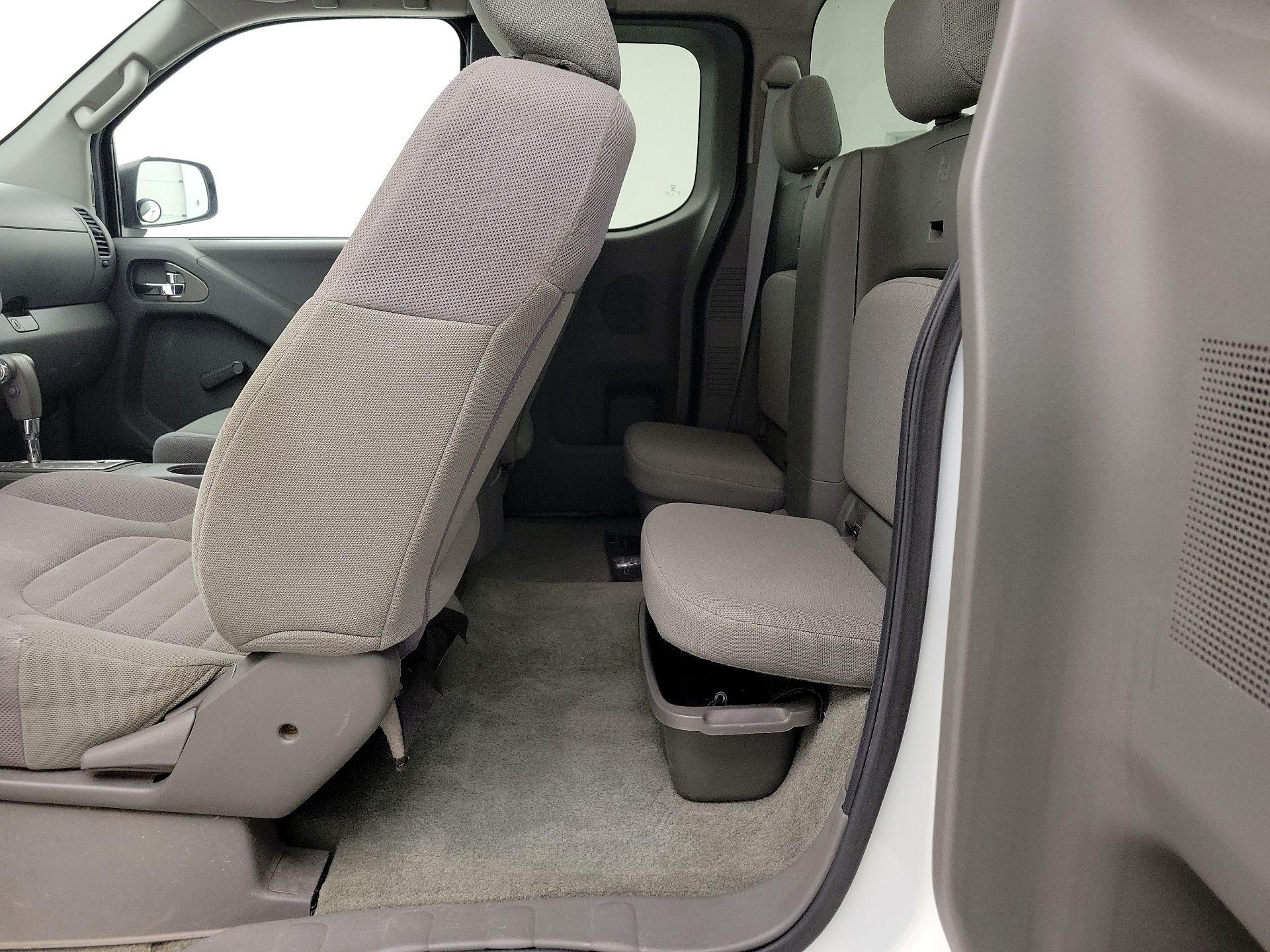 Thumbnail: 2016 Nissan Frontier - 18