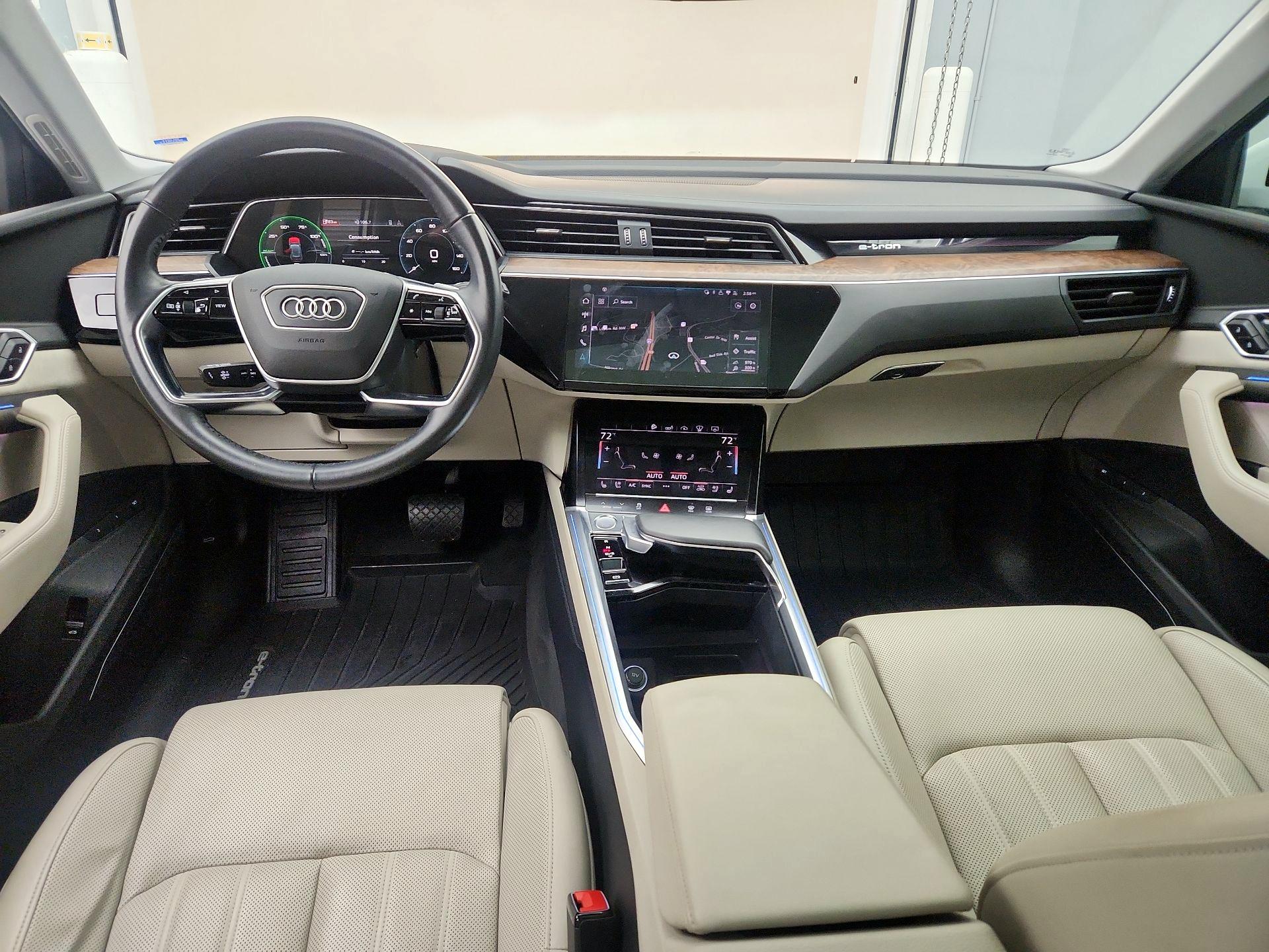 Thumbnail: 2019 Audi e-tron - 9