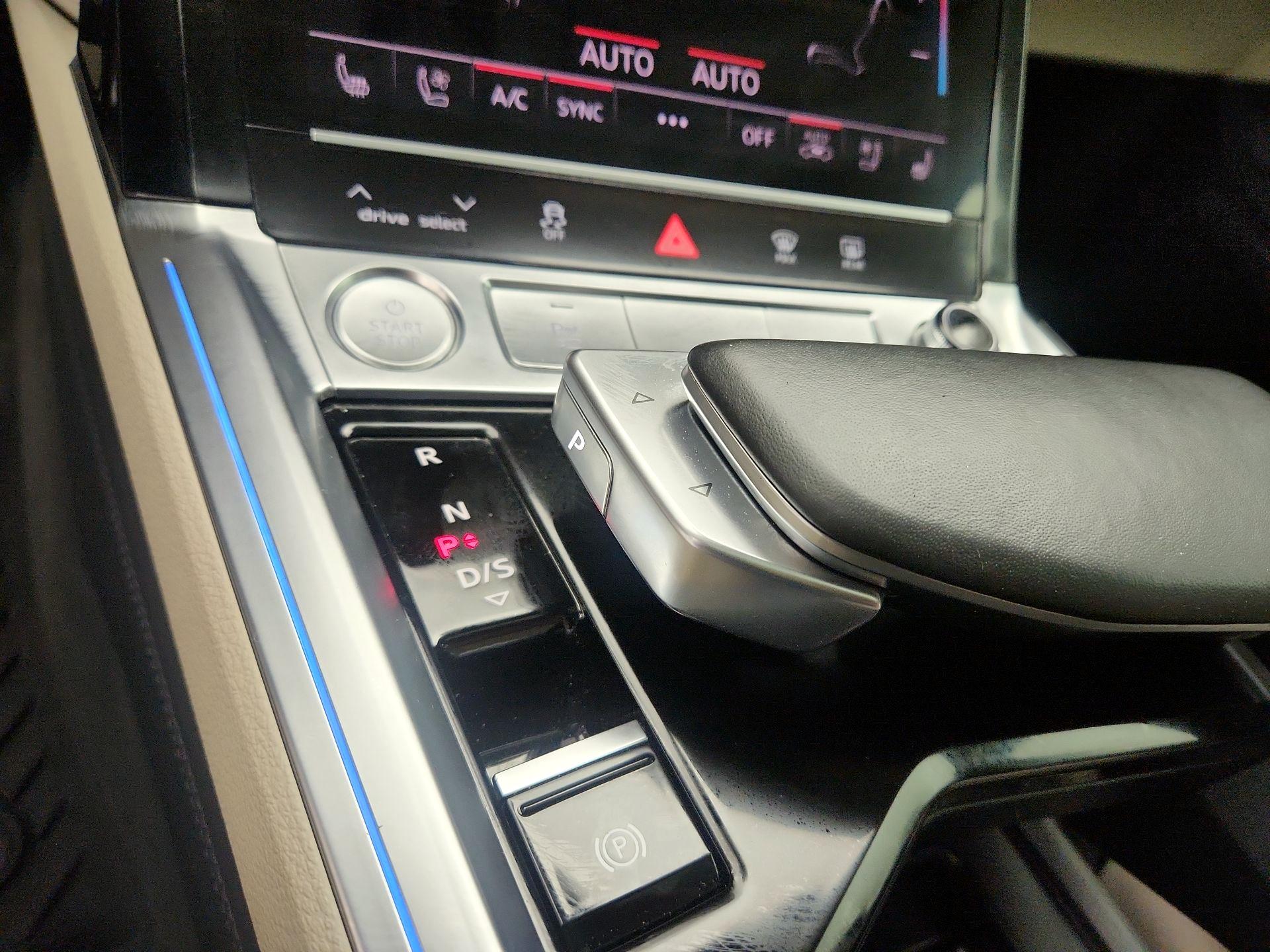 Thumbnail: 2019 Audi e-tron - 18