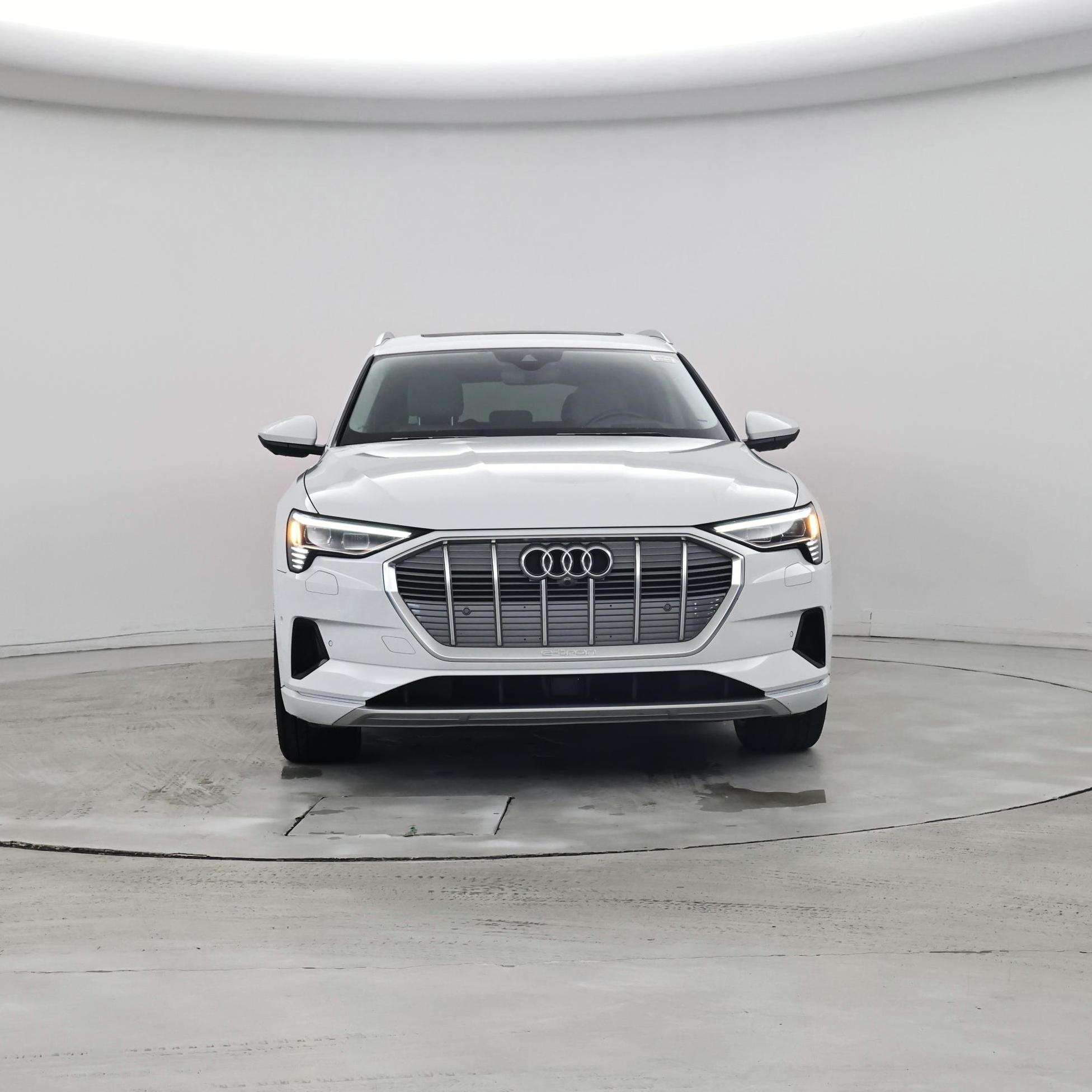 Thumbnail: 2019 Audi e-tron - 5