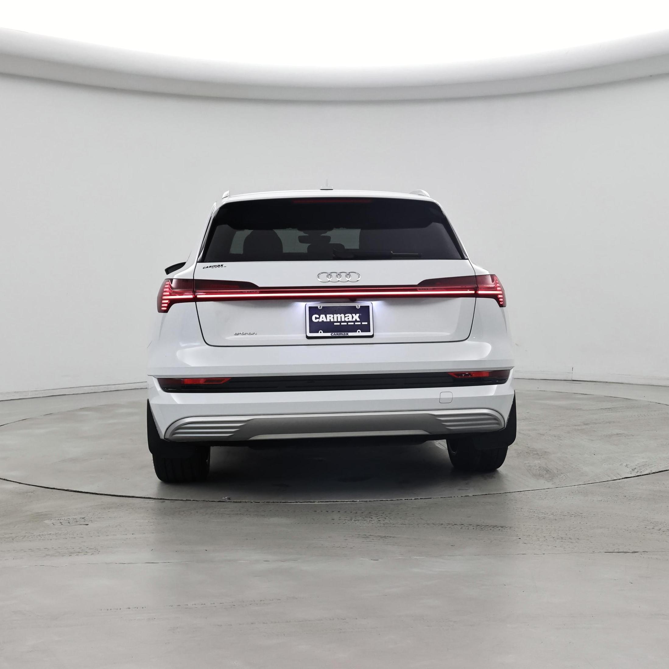 Thumbnail: 2019 Audi e-tron - 6