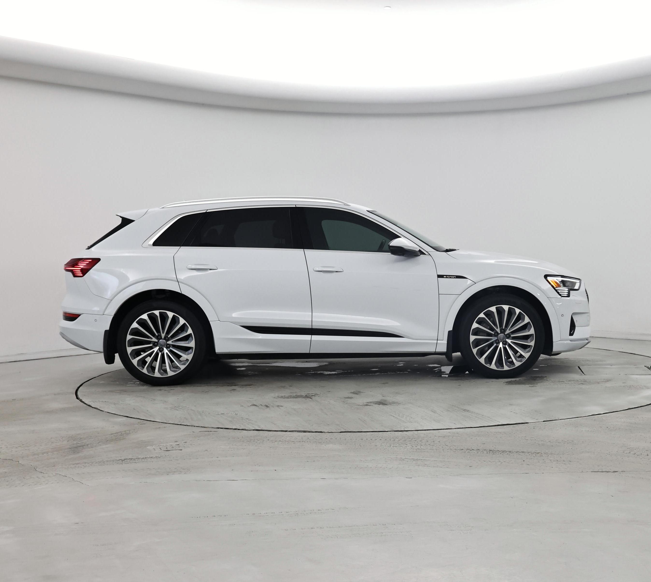 Thumbnail: 2019 Audi e-tron - 7