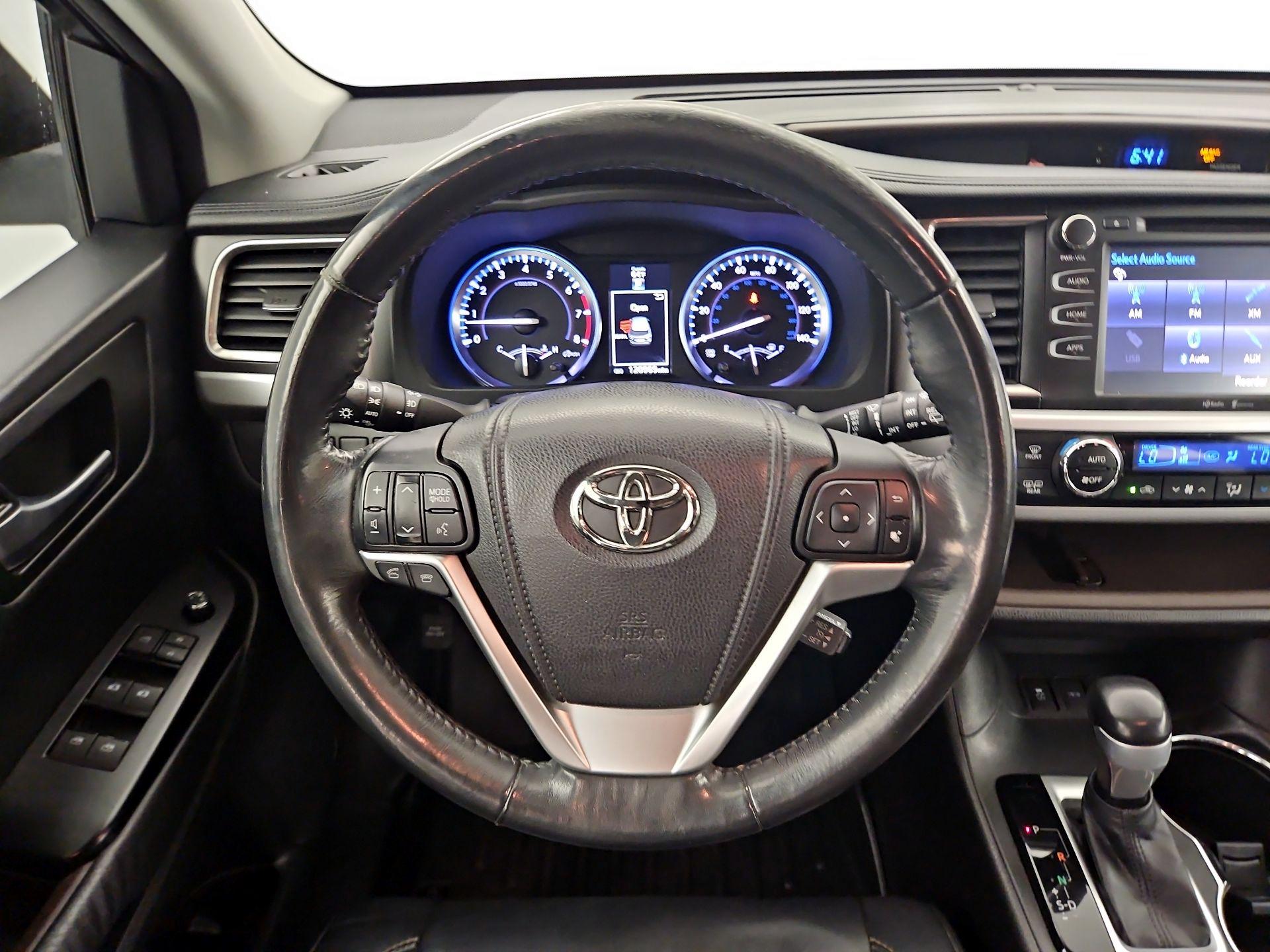 Thumbnail: 2014 Toyota Highlander - 10