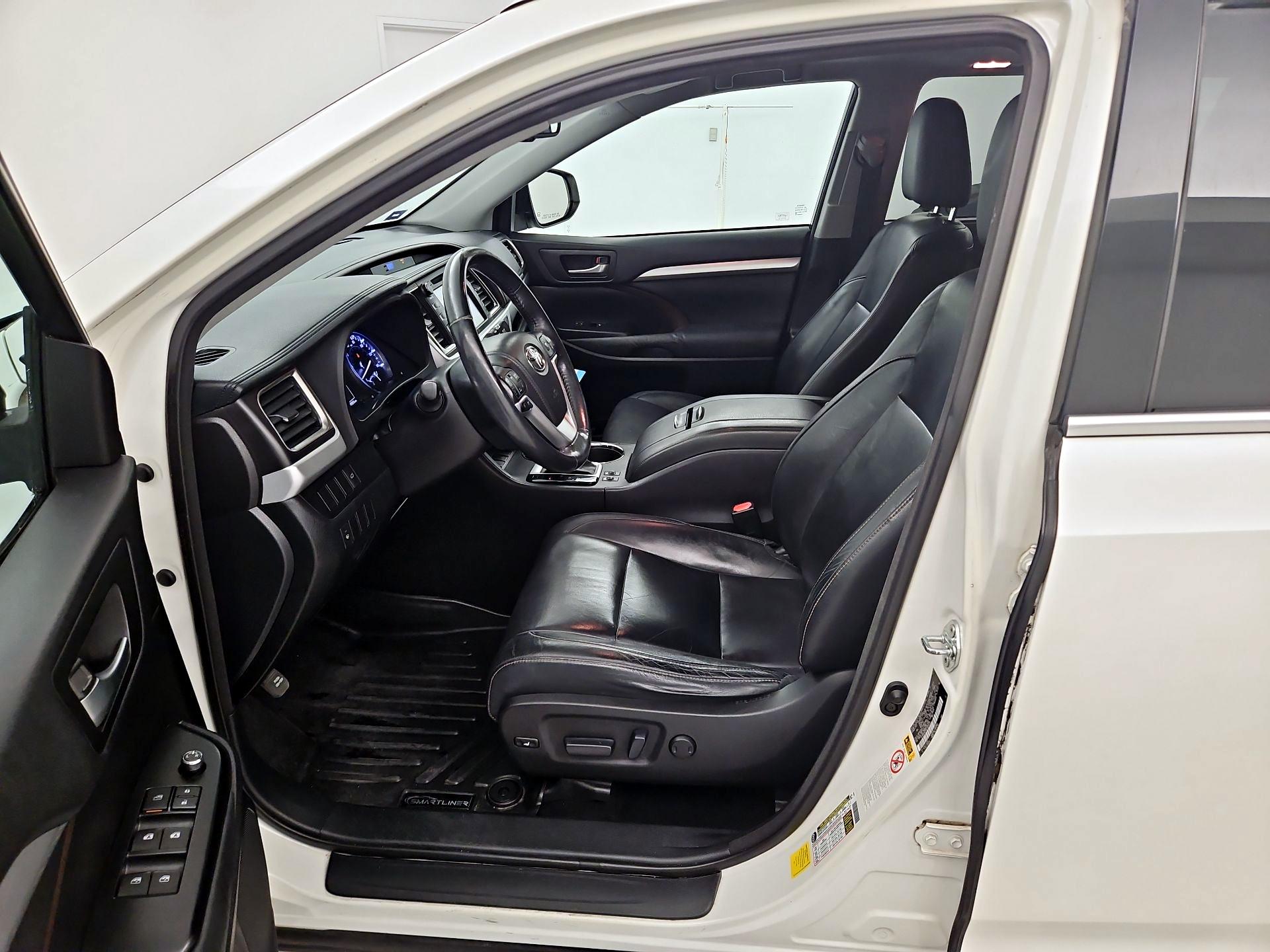 Thumbnail: 2014 Toyota Highlander - 11