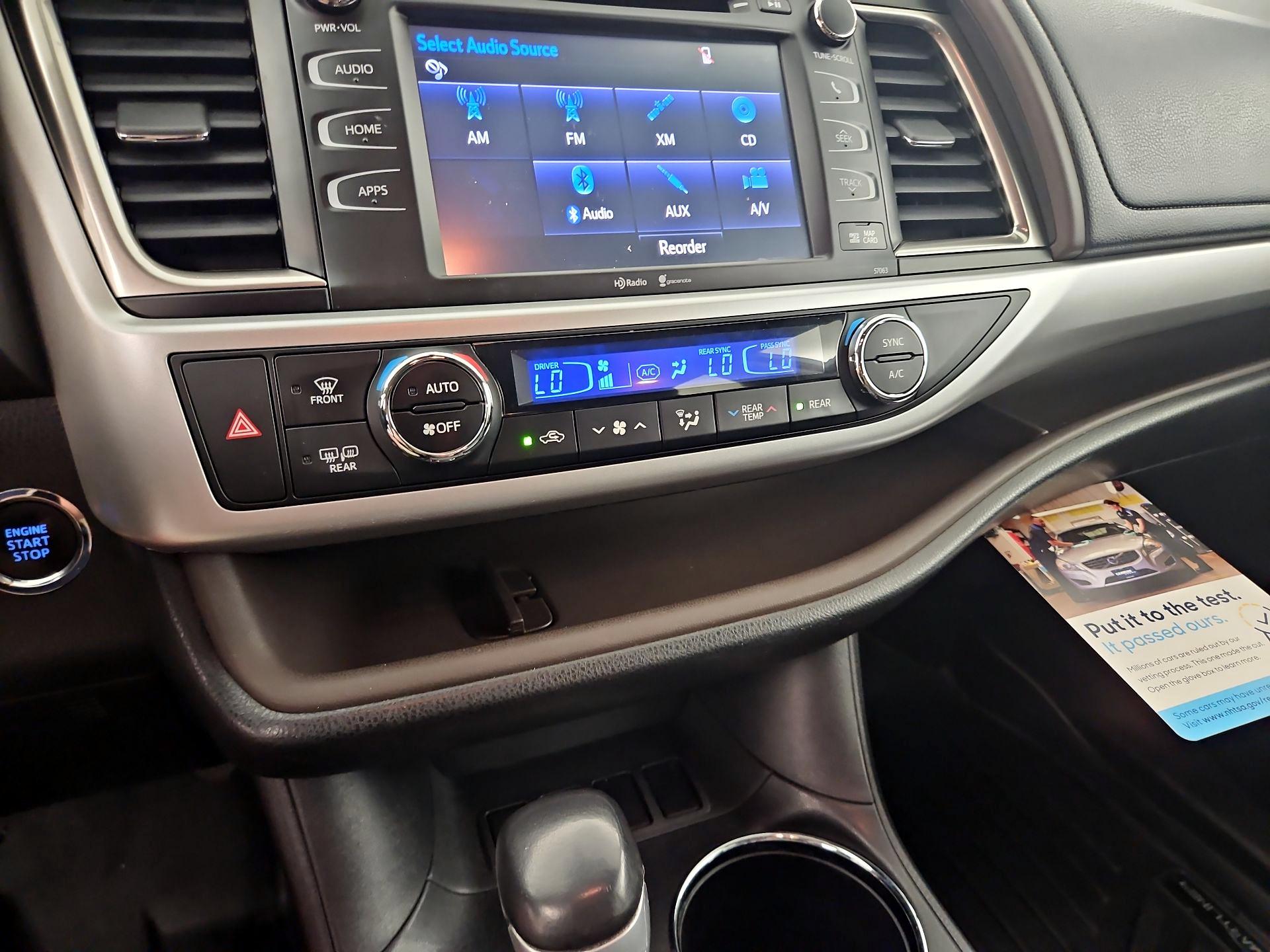 Thumbnail: 2014 Toyota Highlander - 16