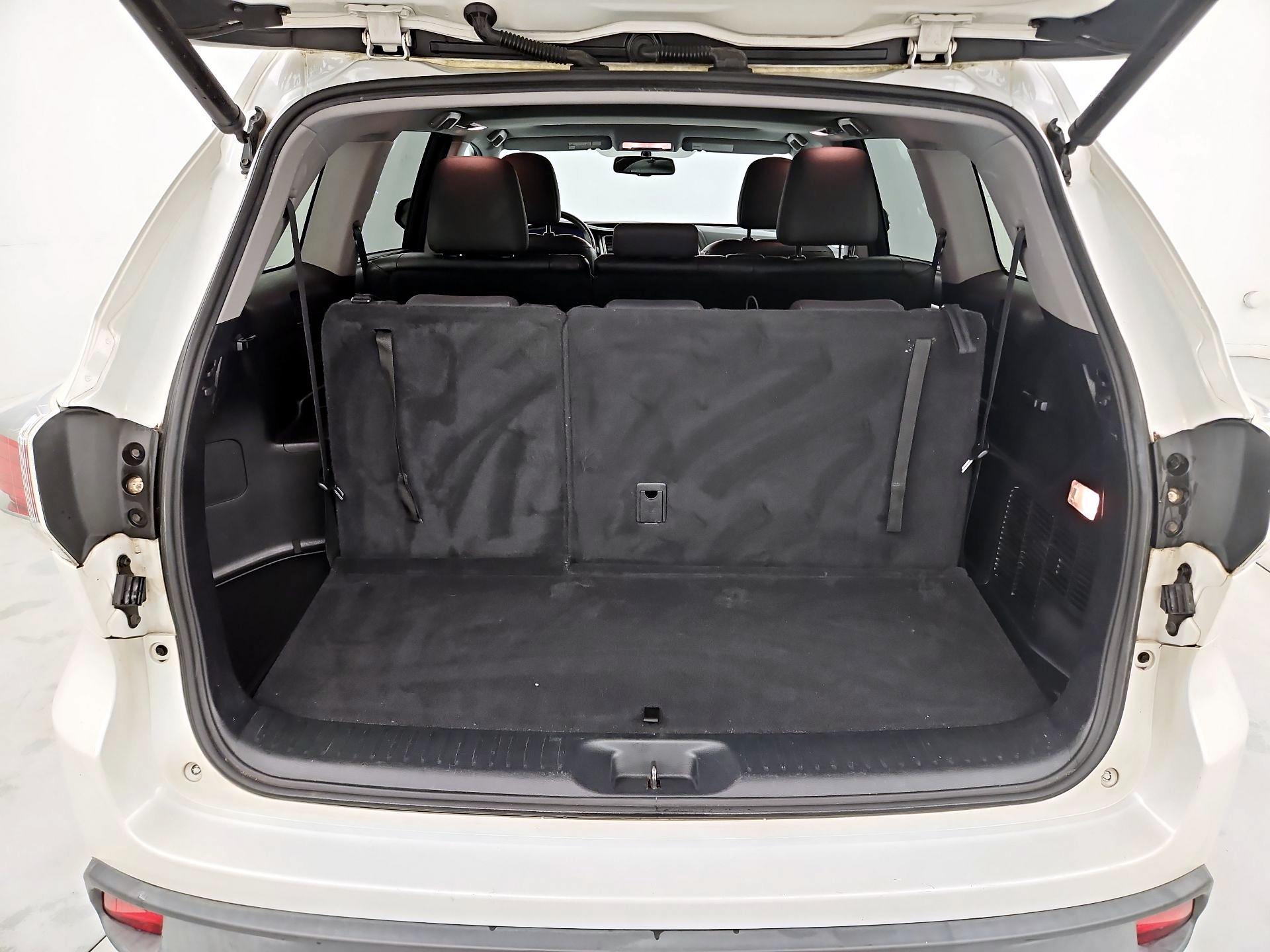 Thumbnail: 2014 Toyota Highlander - 20