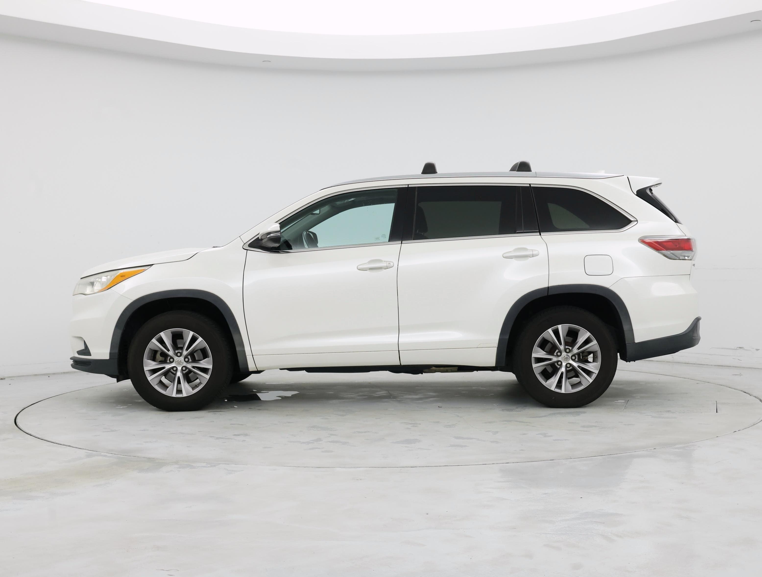 Thumbnail: 2014 Toyota Highlander - 3