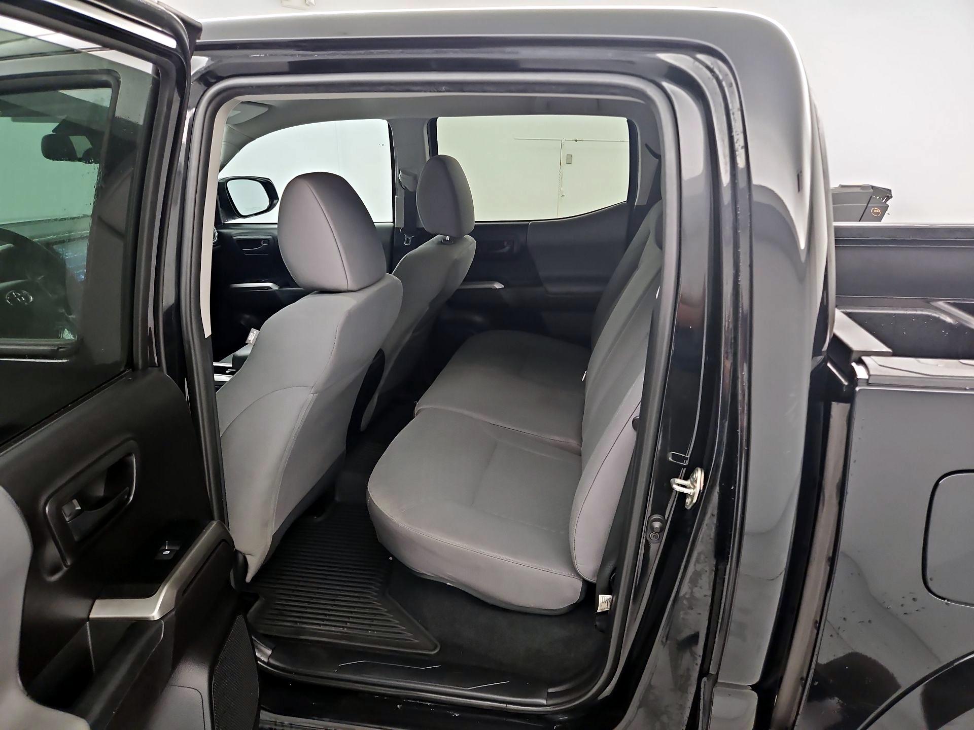 Thumbnail: 2021 Toyota Tacoma - 19