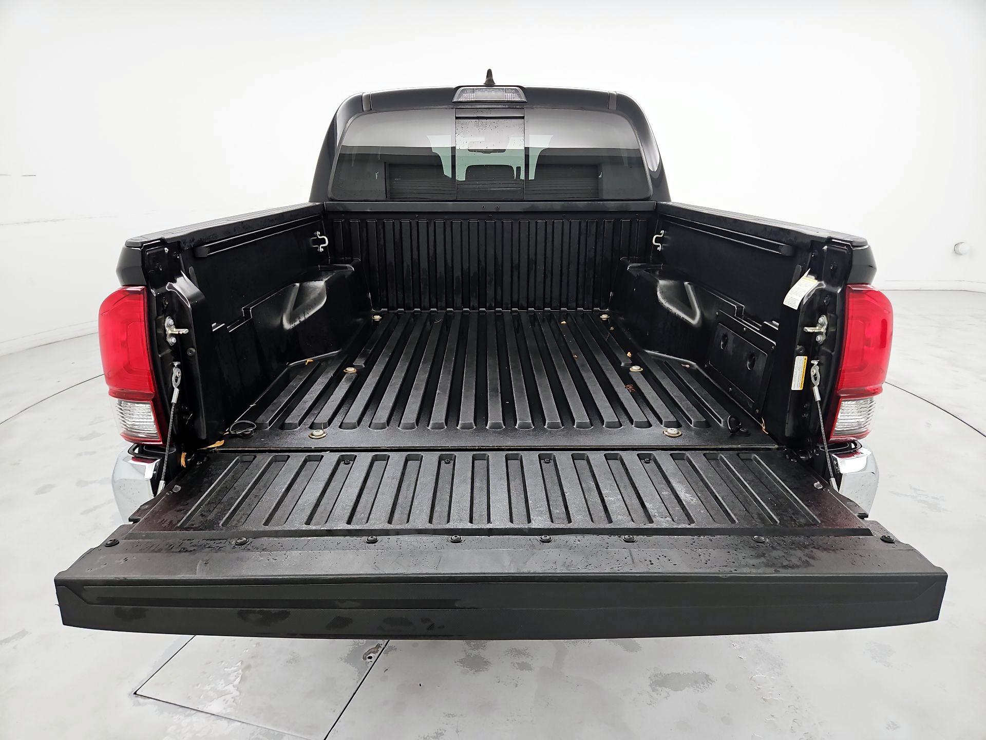 Thumbnail: 2021 Toyota Tacoma - 20