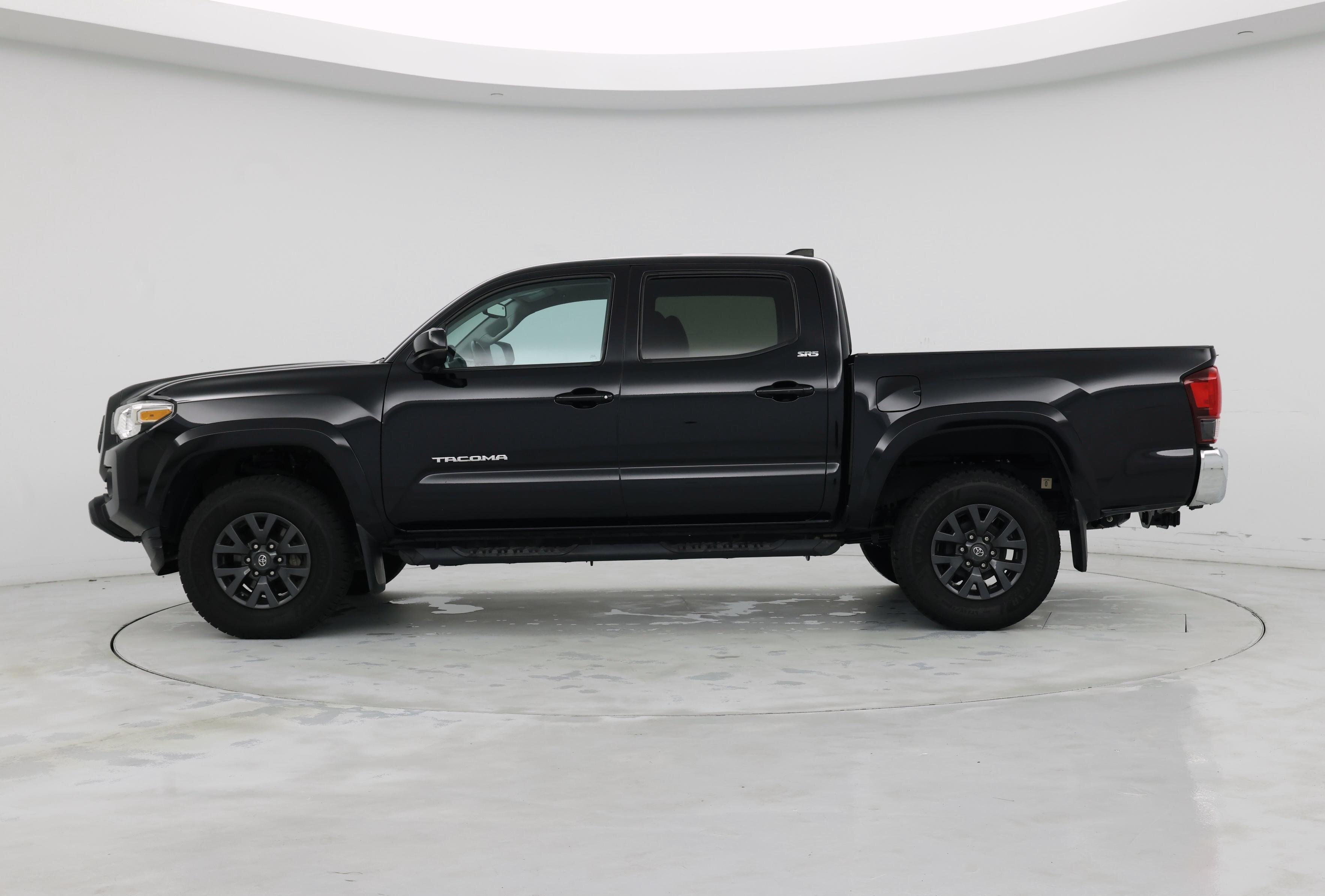 Thumbnail: 2021 Toyota Tacoma - 3