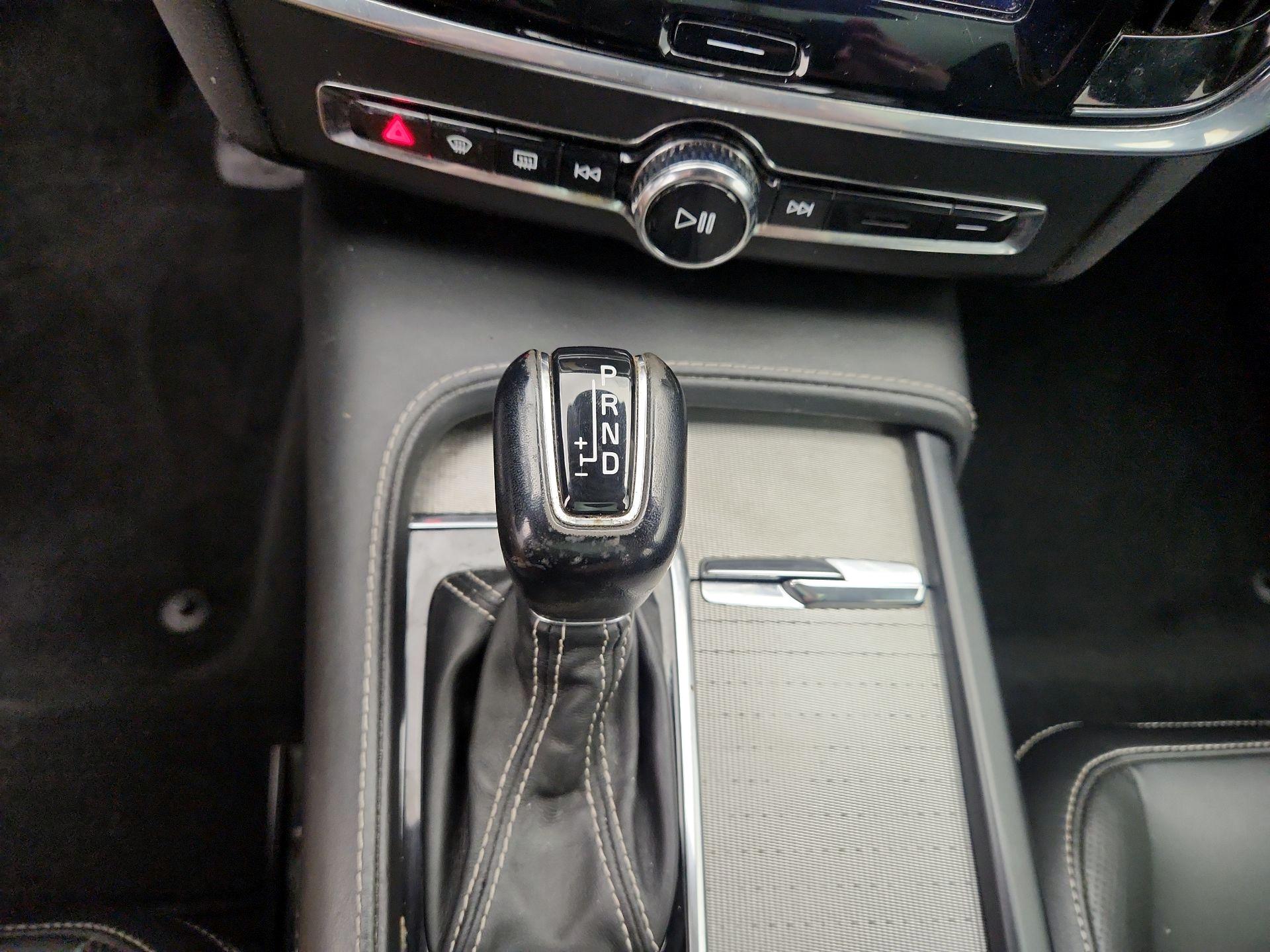 Thumbnail: 2020 Volvo S90 - 18