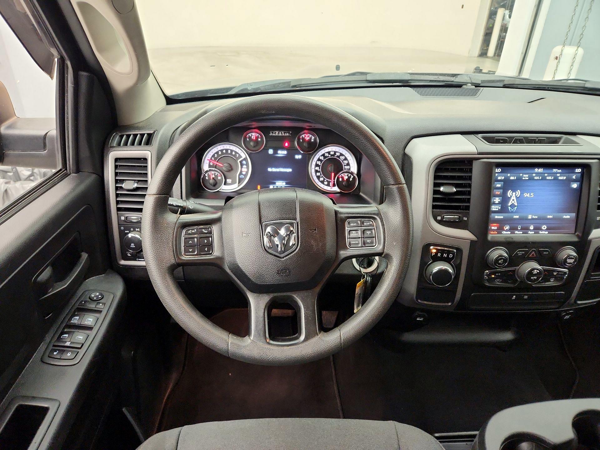 Thumbnail: 2021 RAM 1500 Classic - 10