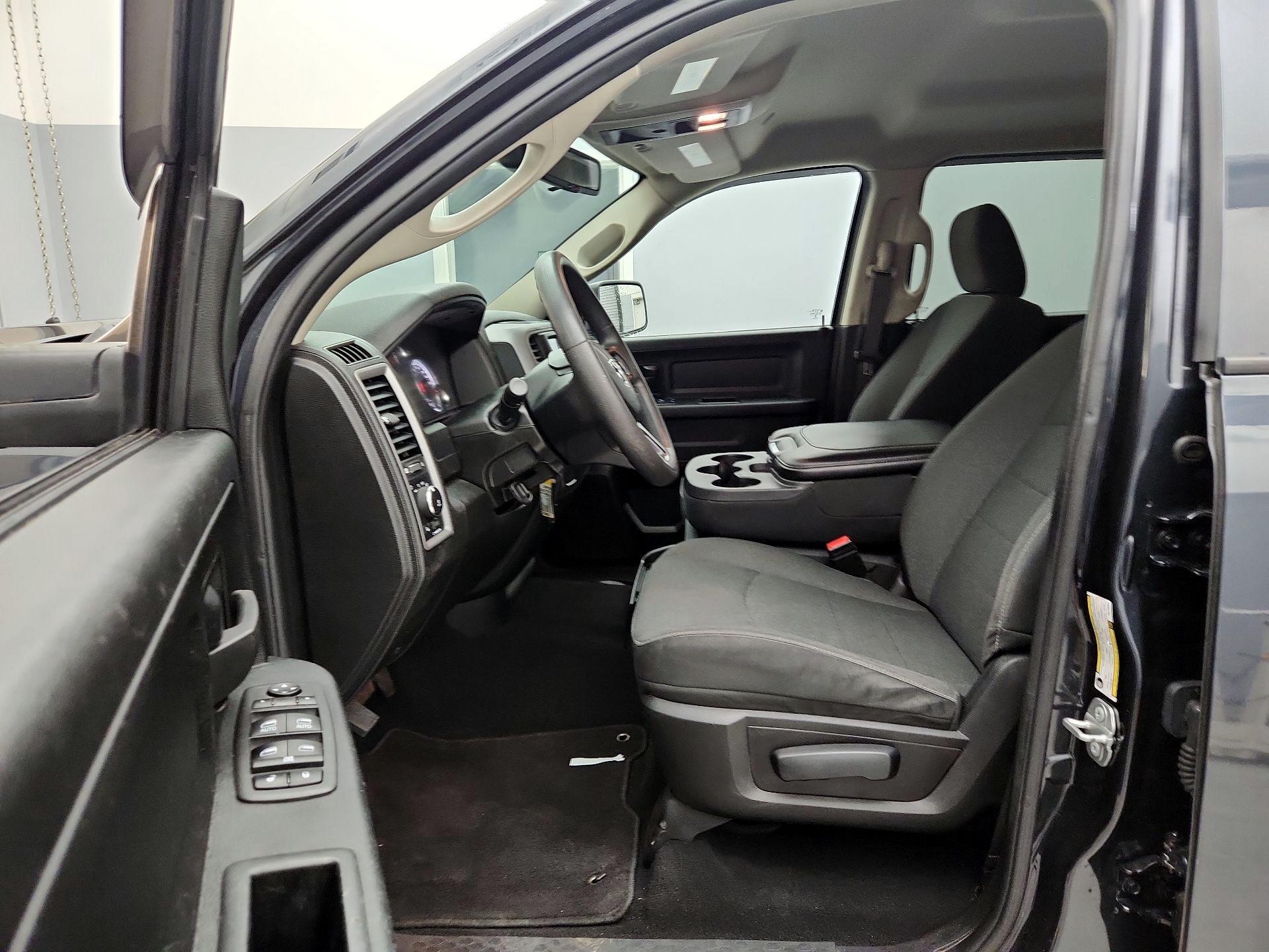 Thumbnail: 2021 RAM 1500 Classic - 11