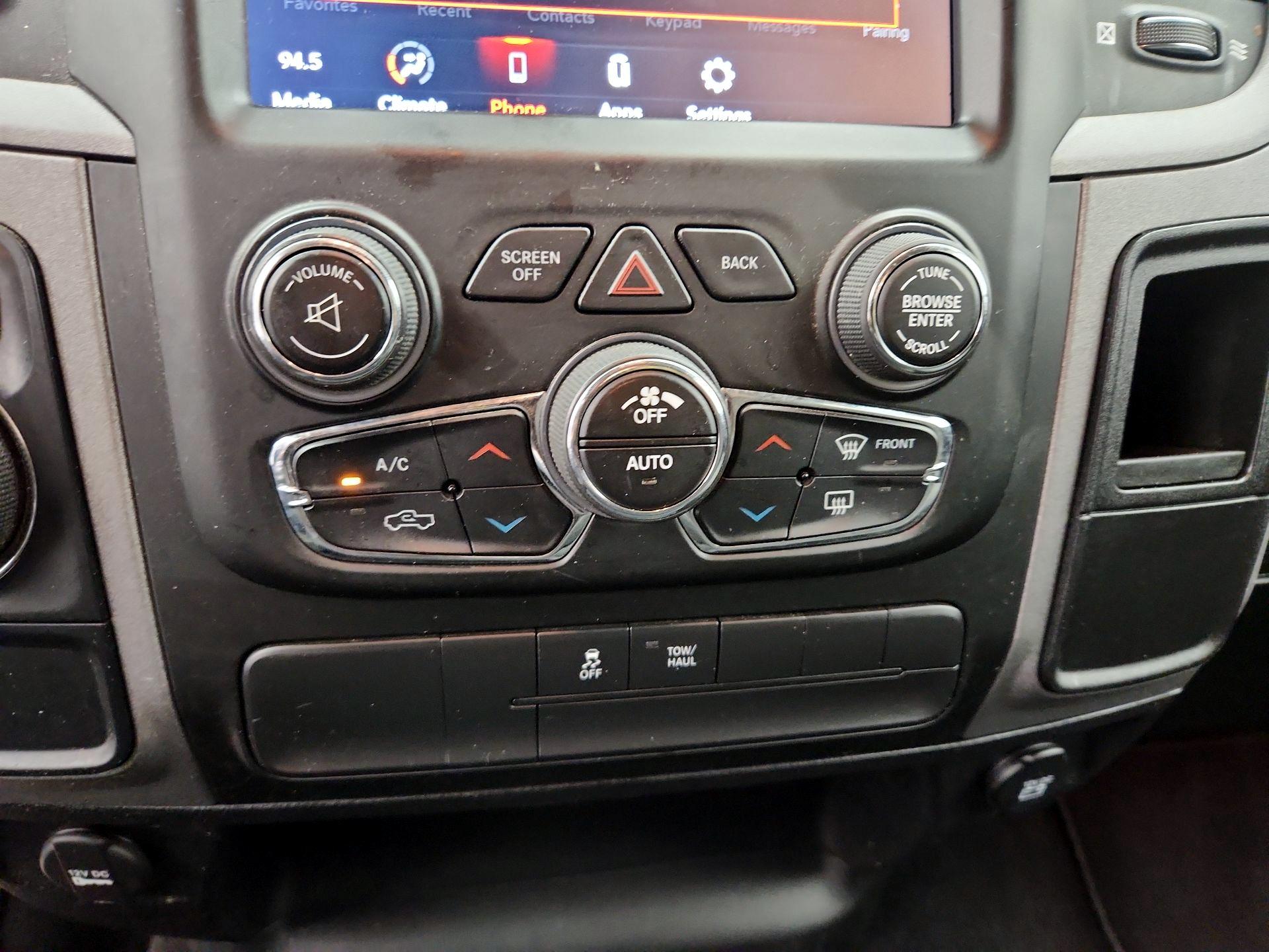 Thumbnail: 2021 RAM 1500 Classic - 16