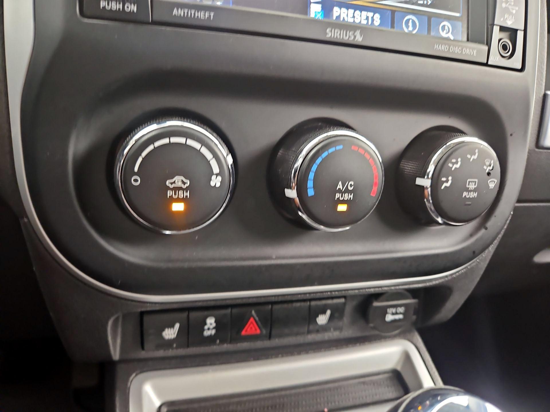 Thumbnail: 2016 Jeep Compass - 16