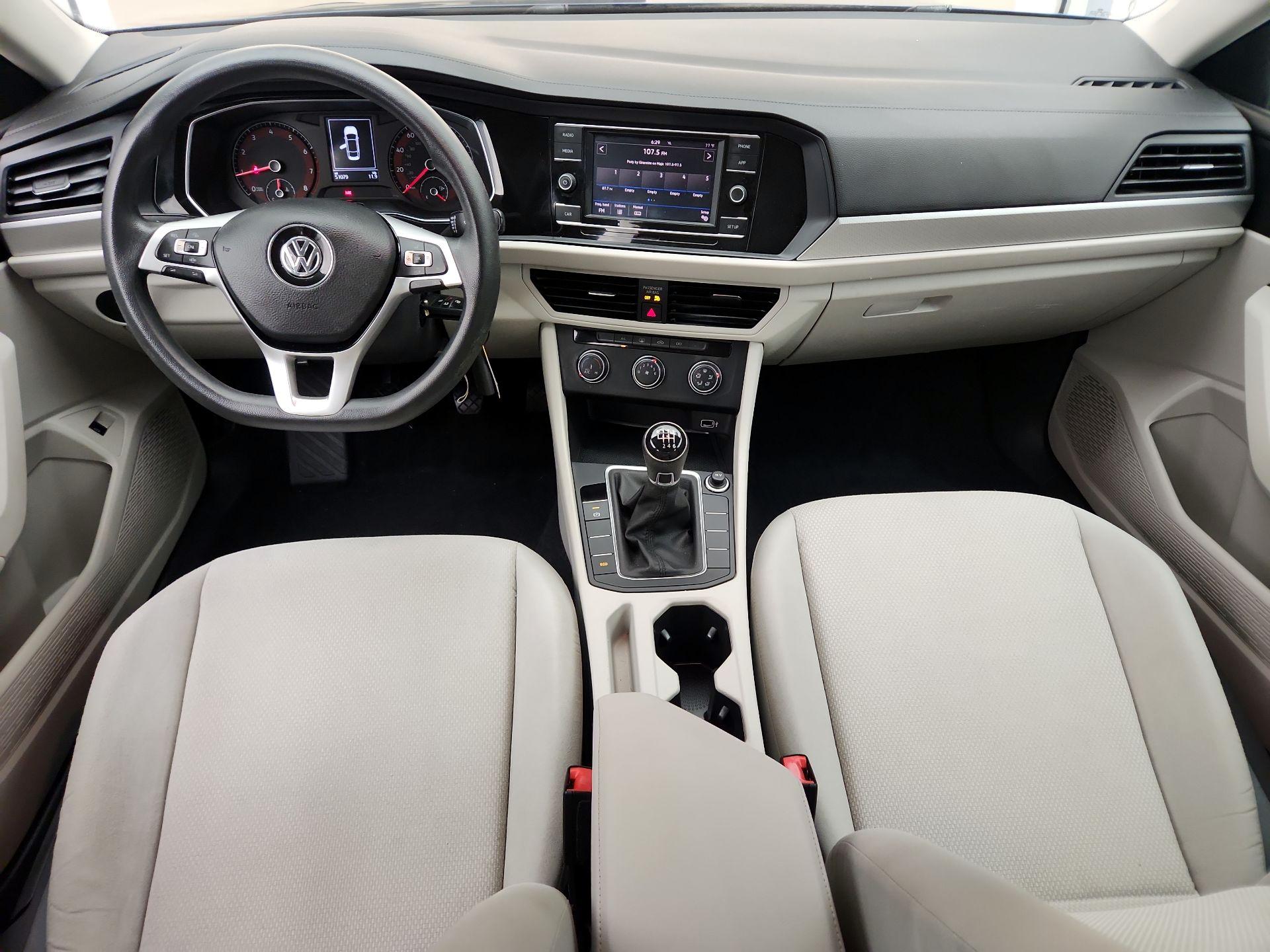 Thumbnail: 2019 Volkswagen Jetta - 9
