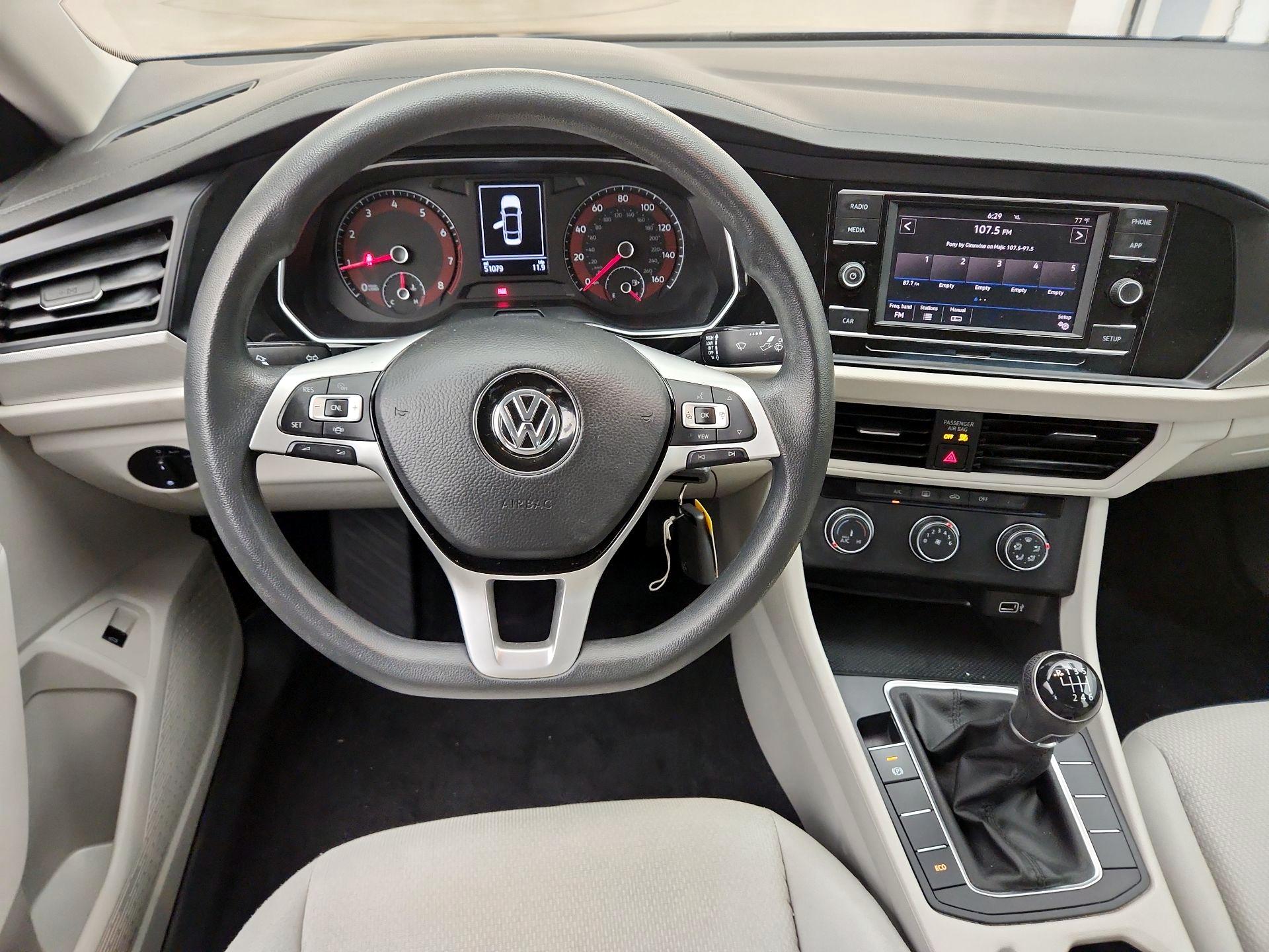 Thumbnail: 2019 Volkswagen Jetta - 10