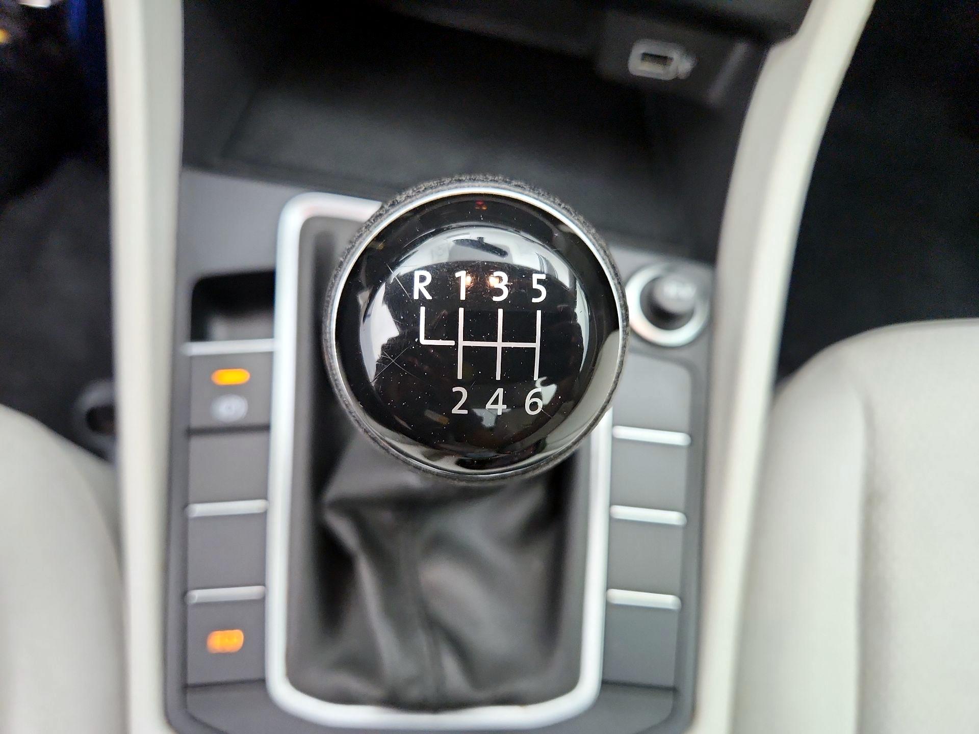 Thumbnail: 2019 Volkswagen Jetta - 17