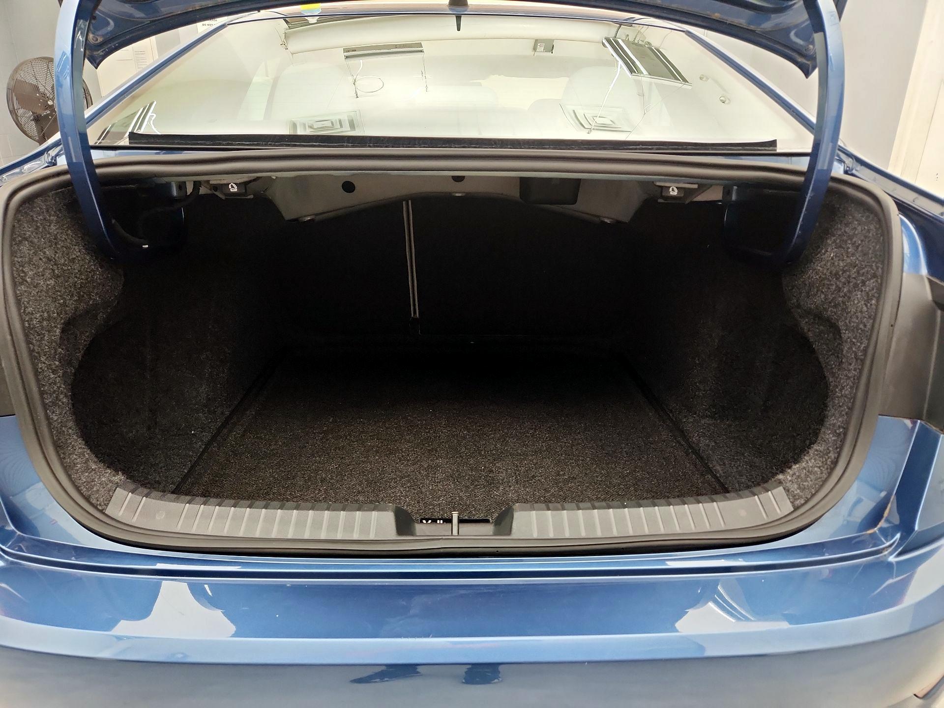 Thumbnail: 2019 Volkswagen Jetta - 20