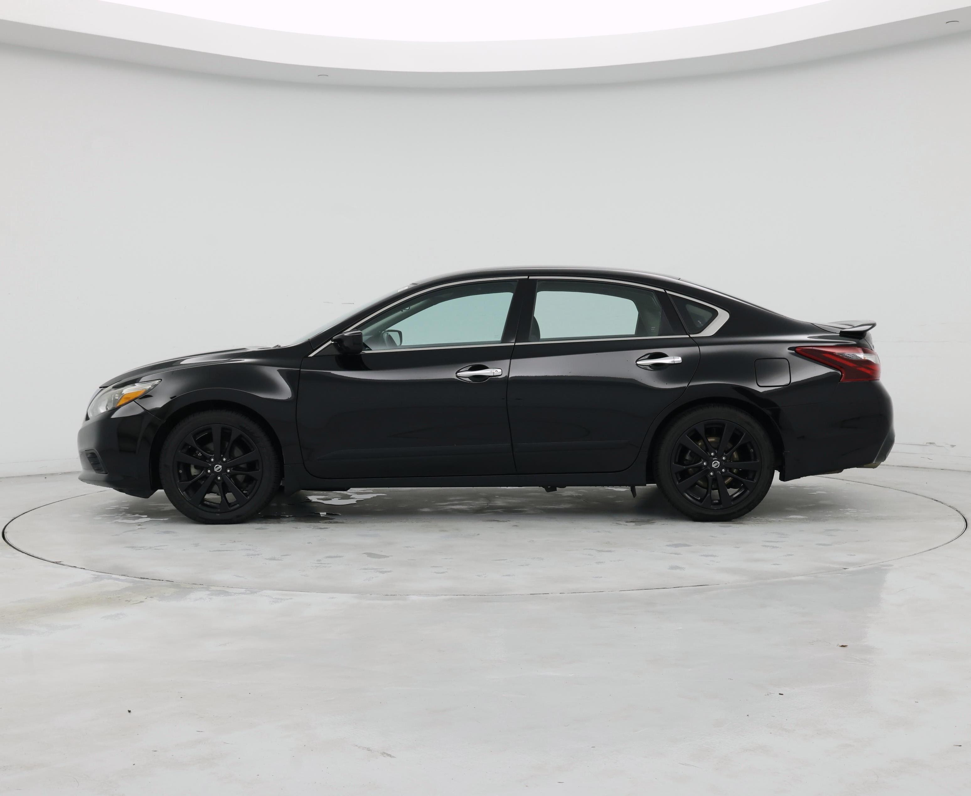 Thumbnail: 2017 Nissan Altima - 3