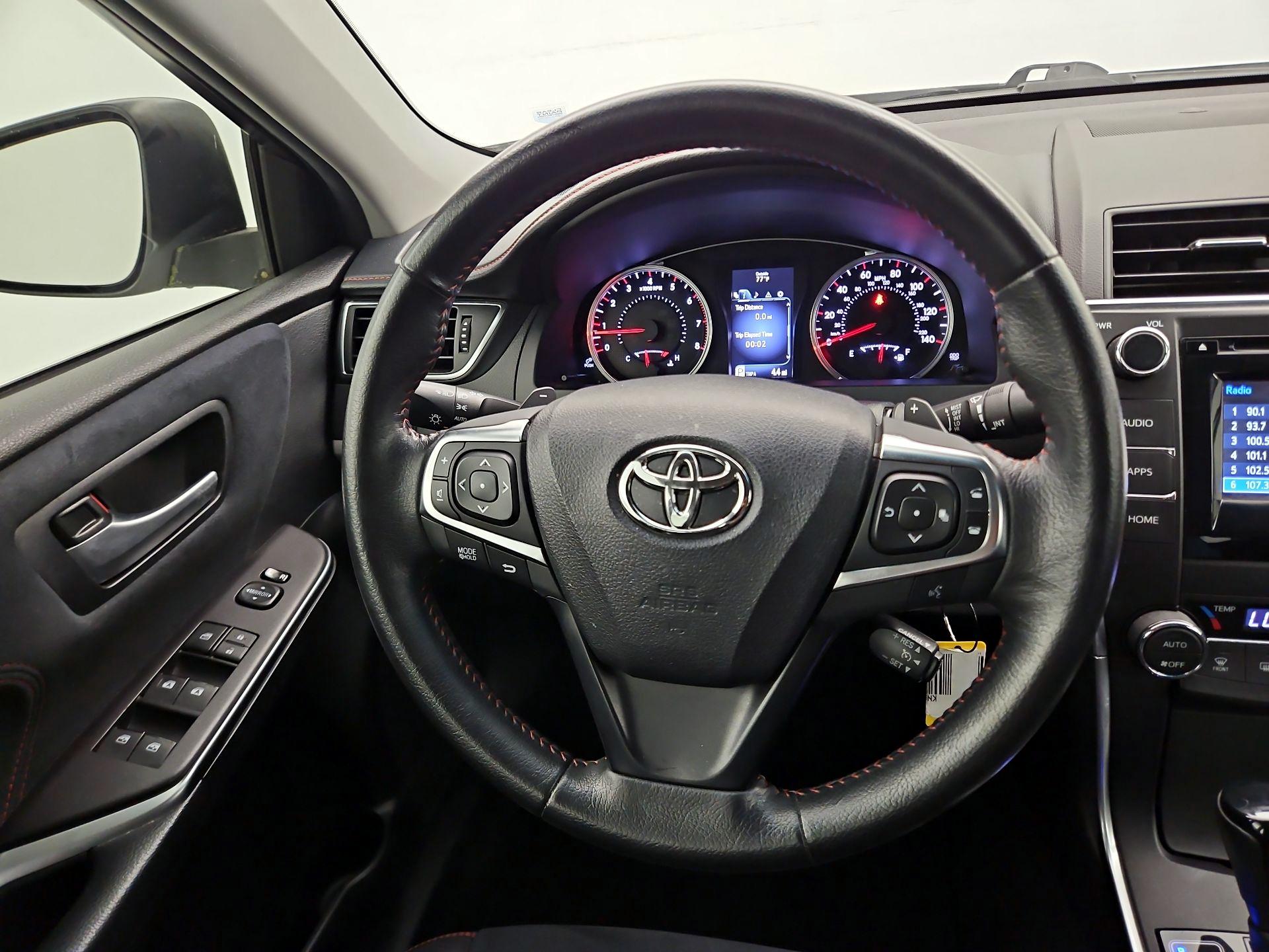 Thumbnail: 2015 Toyota Camry - 10