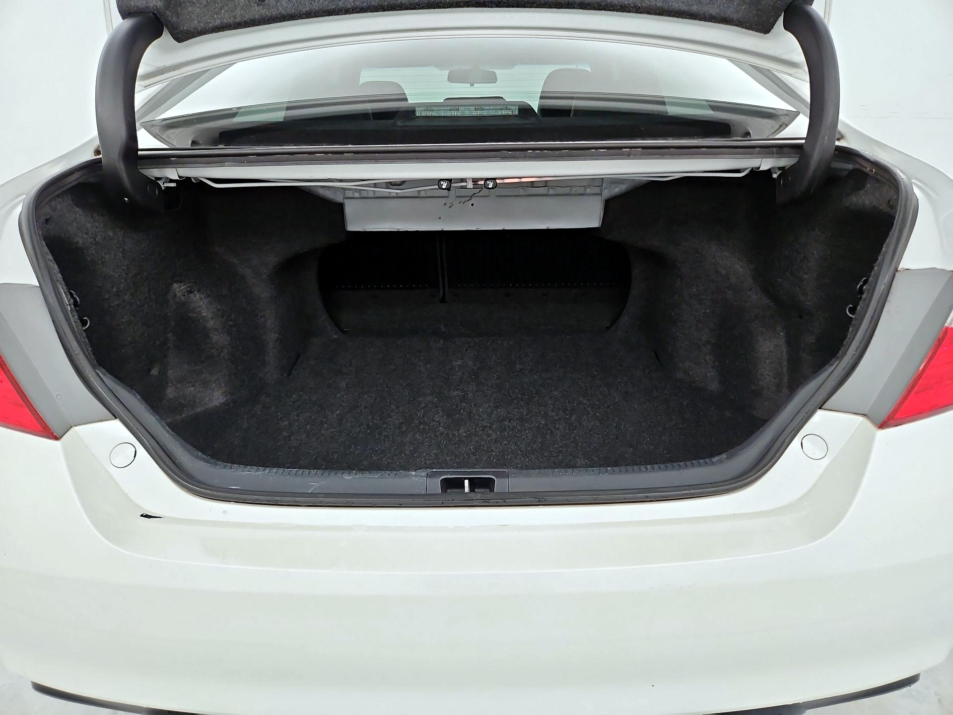 Thumbnail: 2015 Toyota Camry - 20