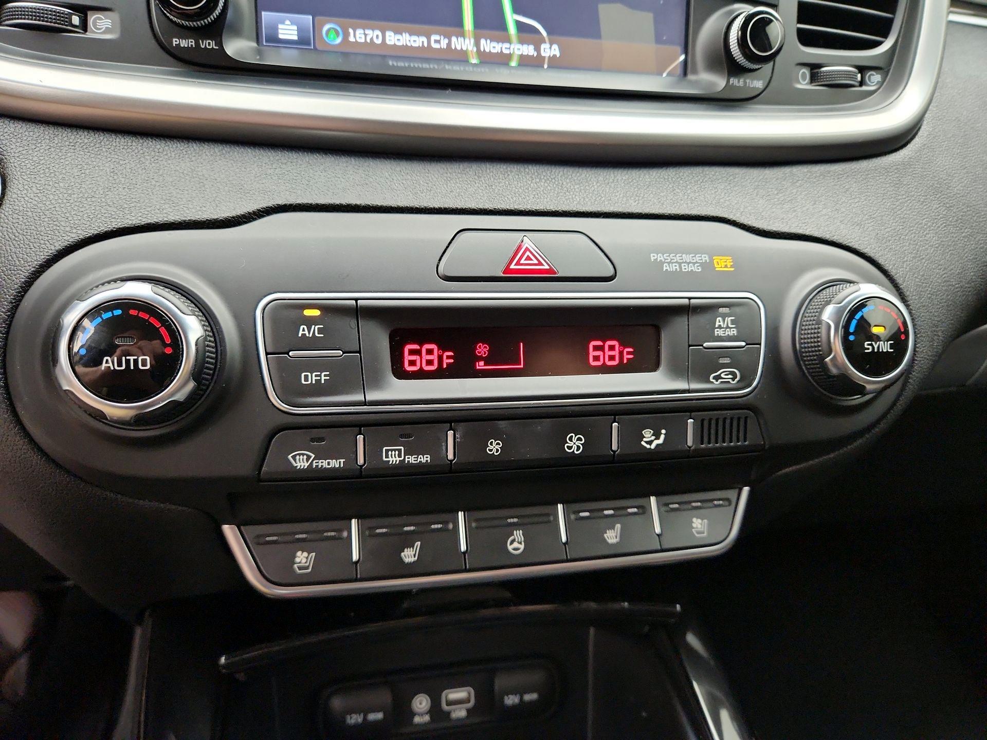 Thumbnail: 2019 Kia Sorento - 17