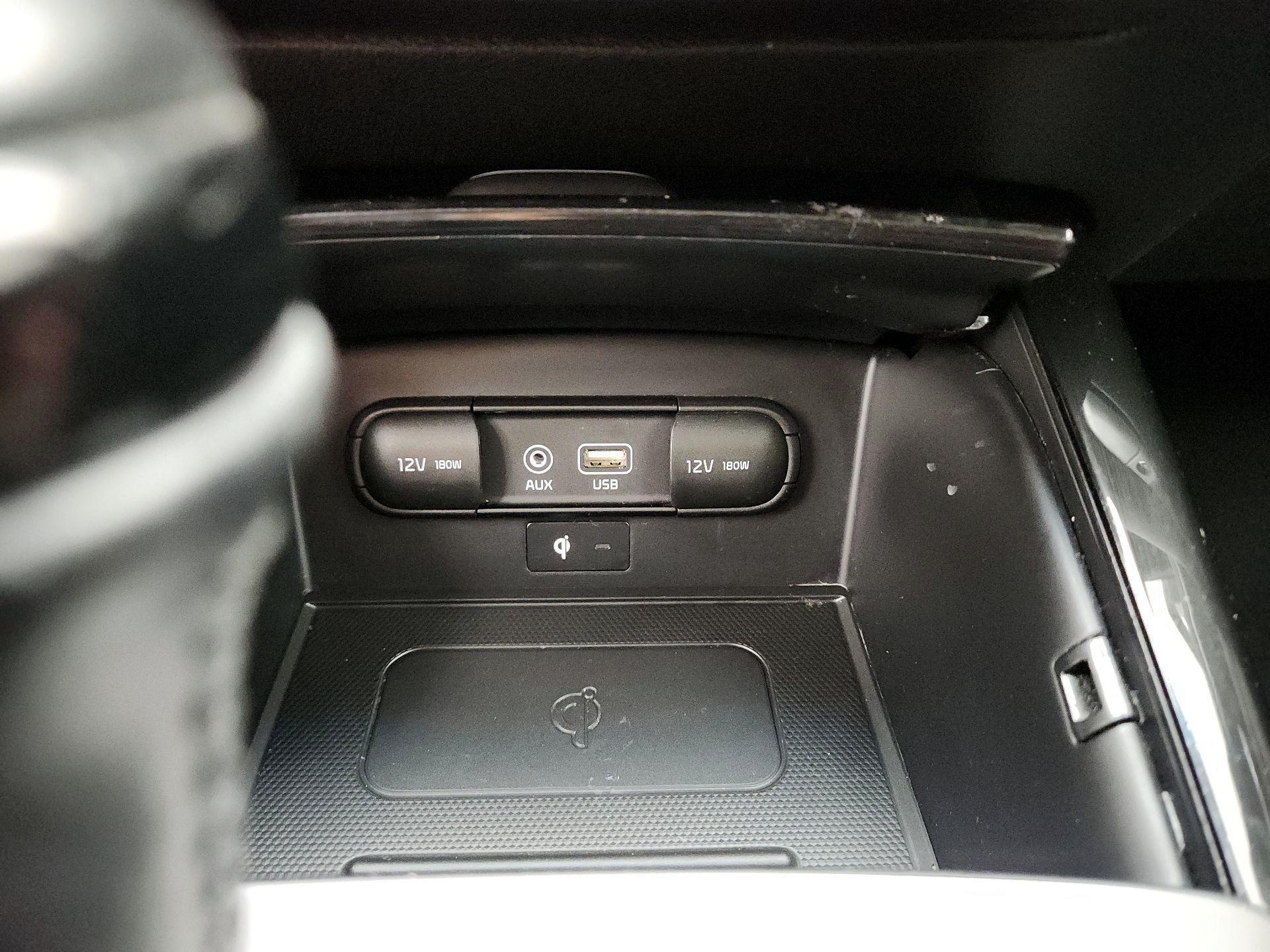 Thumbnail: 2019 Kia Sorento - 19