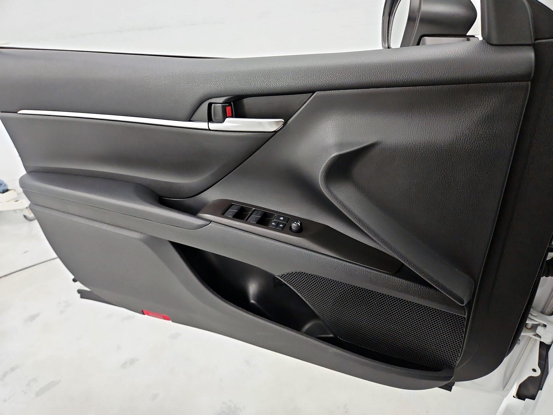Thumbnail: 2021 Toyota Camry - 12