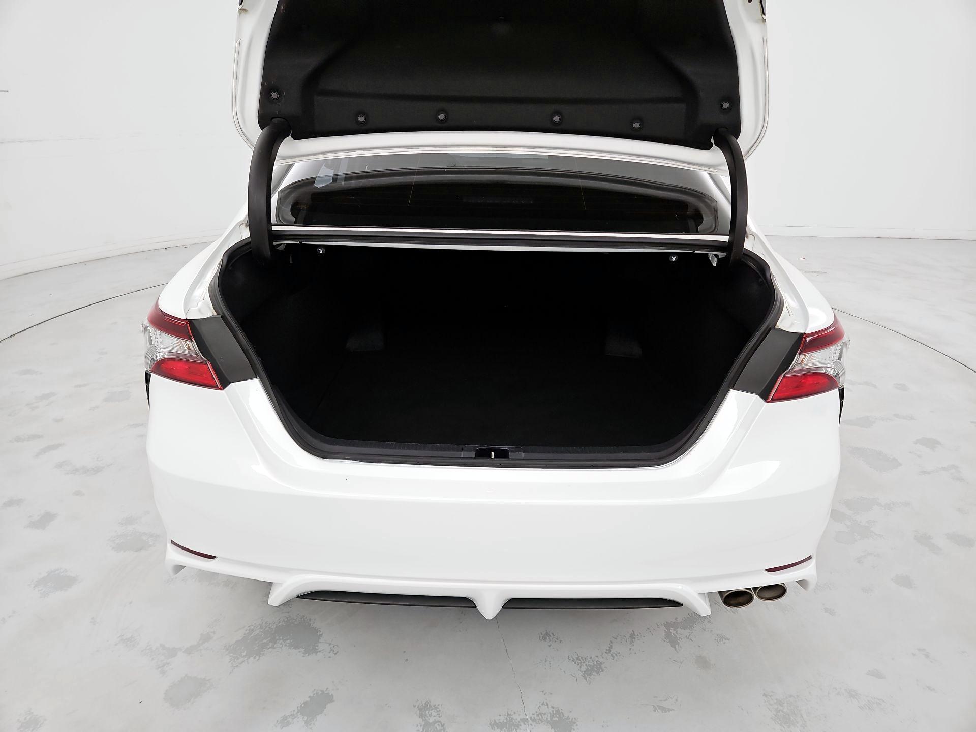 Thumbnail: 2021 Toyota Camry - 20