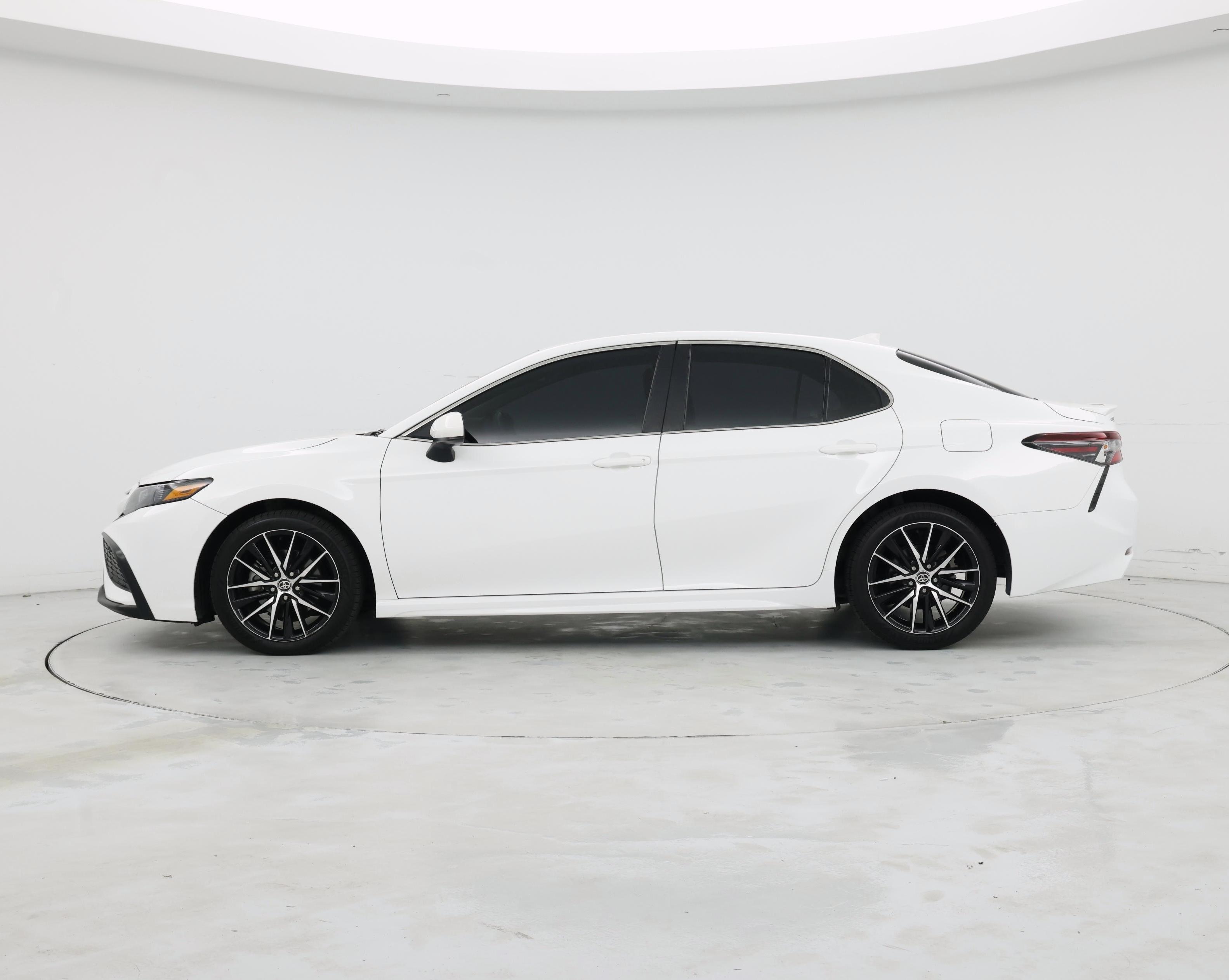 Thumbnail: 2021 Toyota Camry - 3