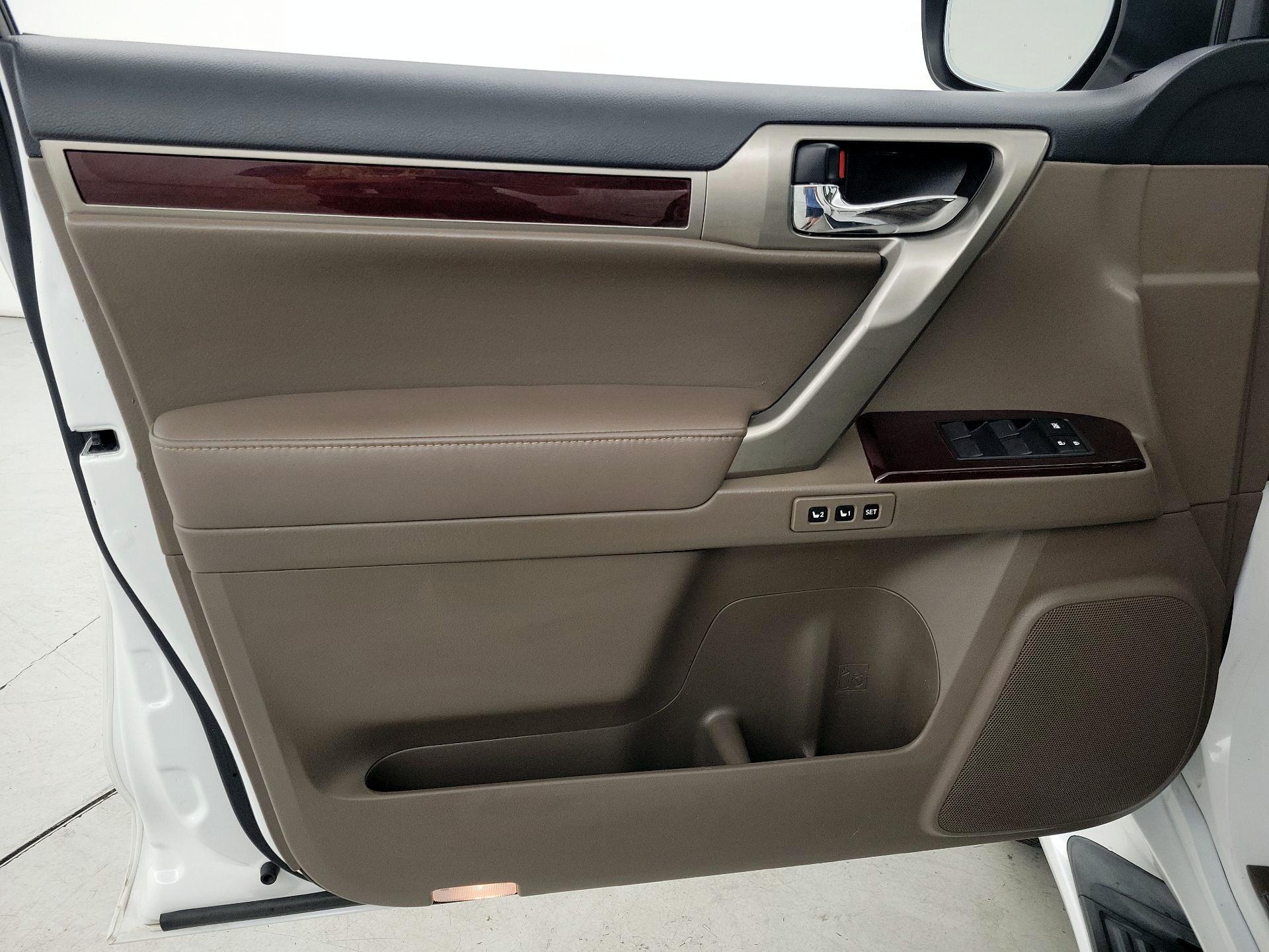 Thumbnail: 2019 Lexus GX - 12